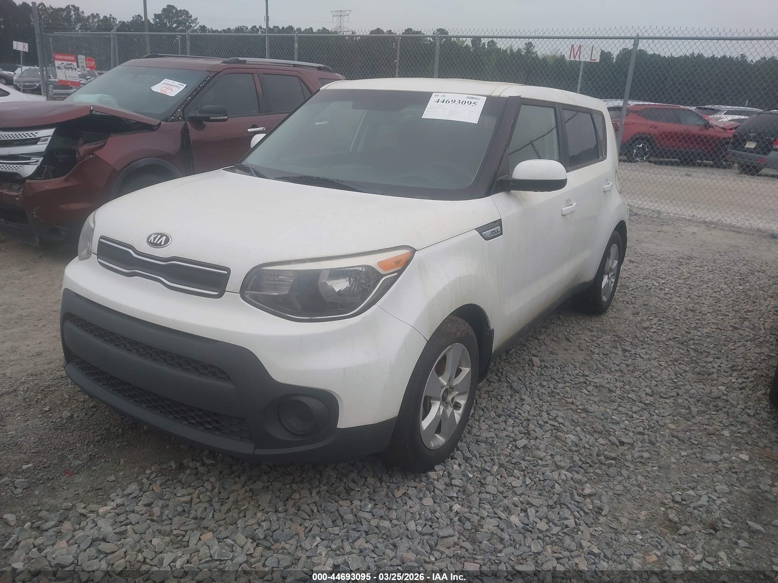 KIA SOUL image 2