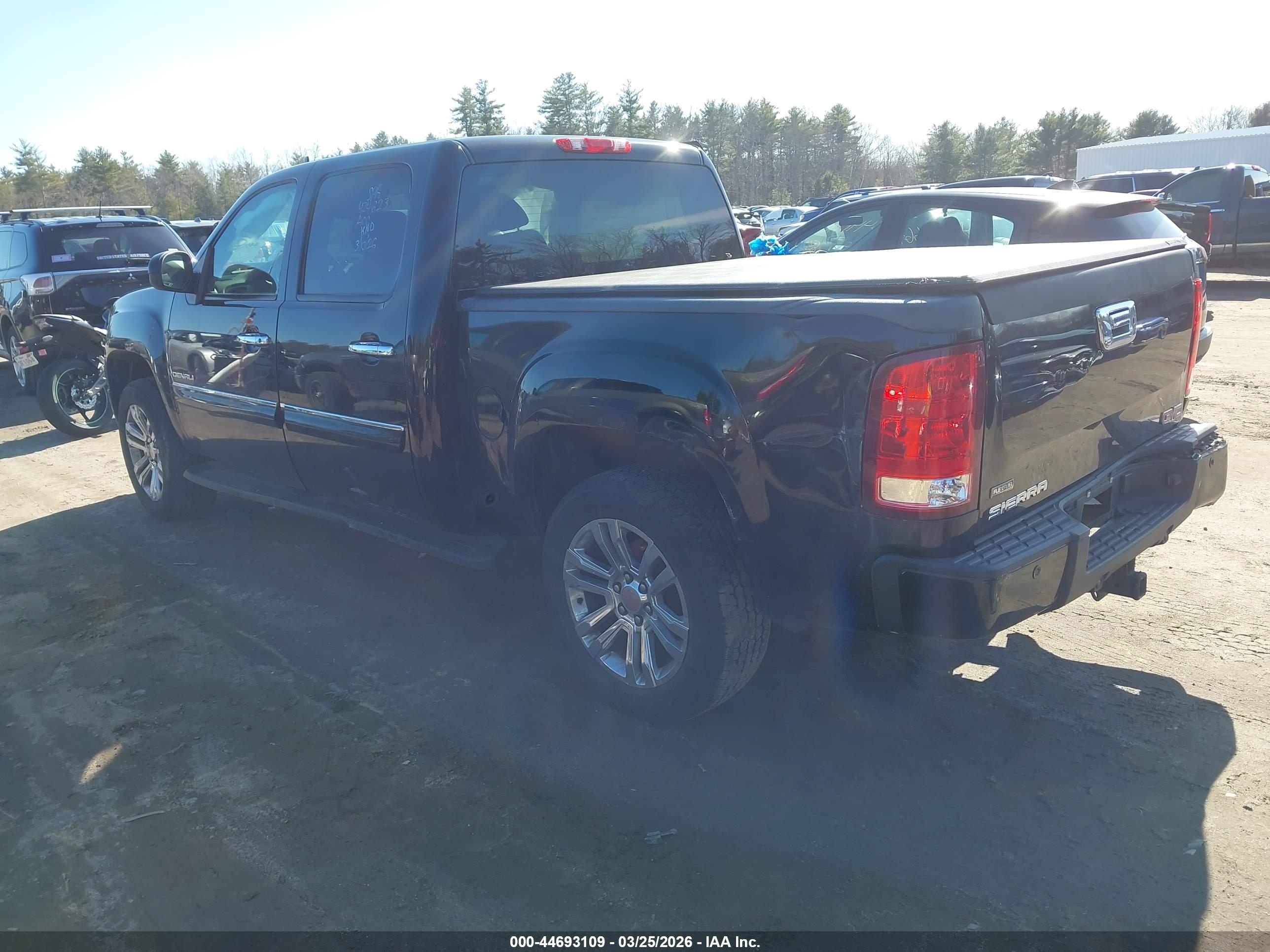 GMC SIERRA image 3