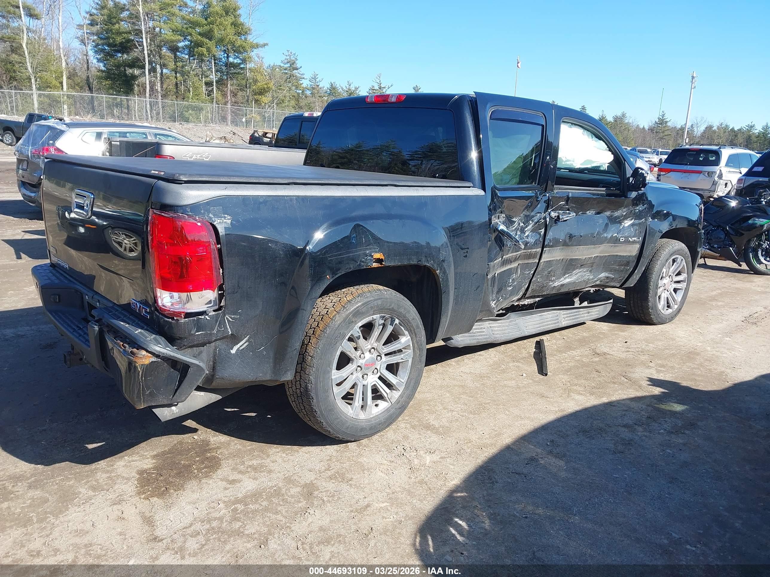 GMC SIERRA image 4