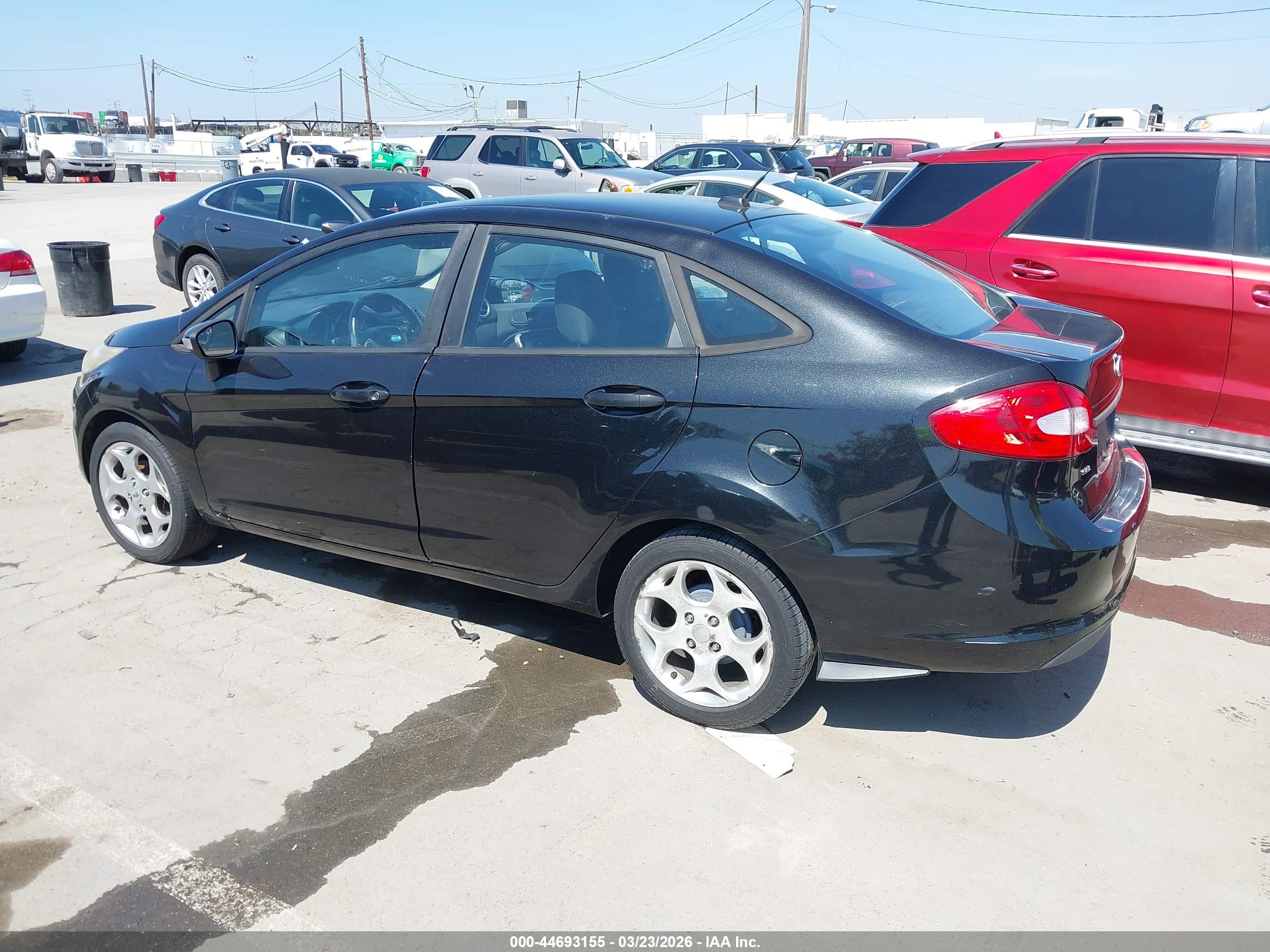 FORD FIESTA image 3