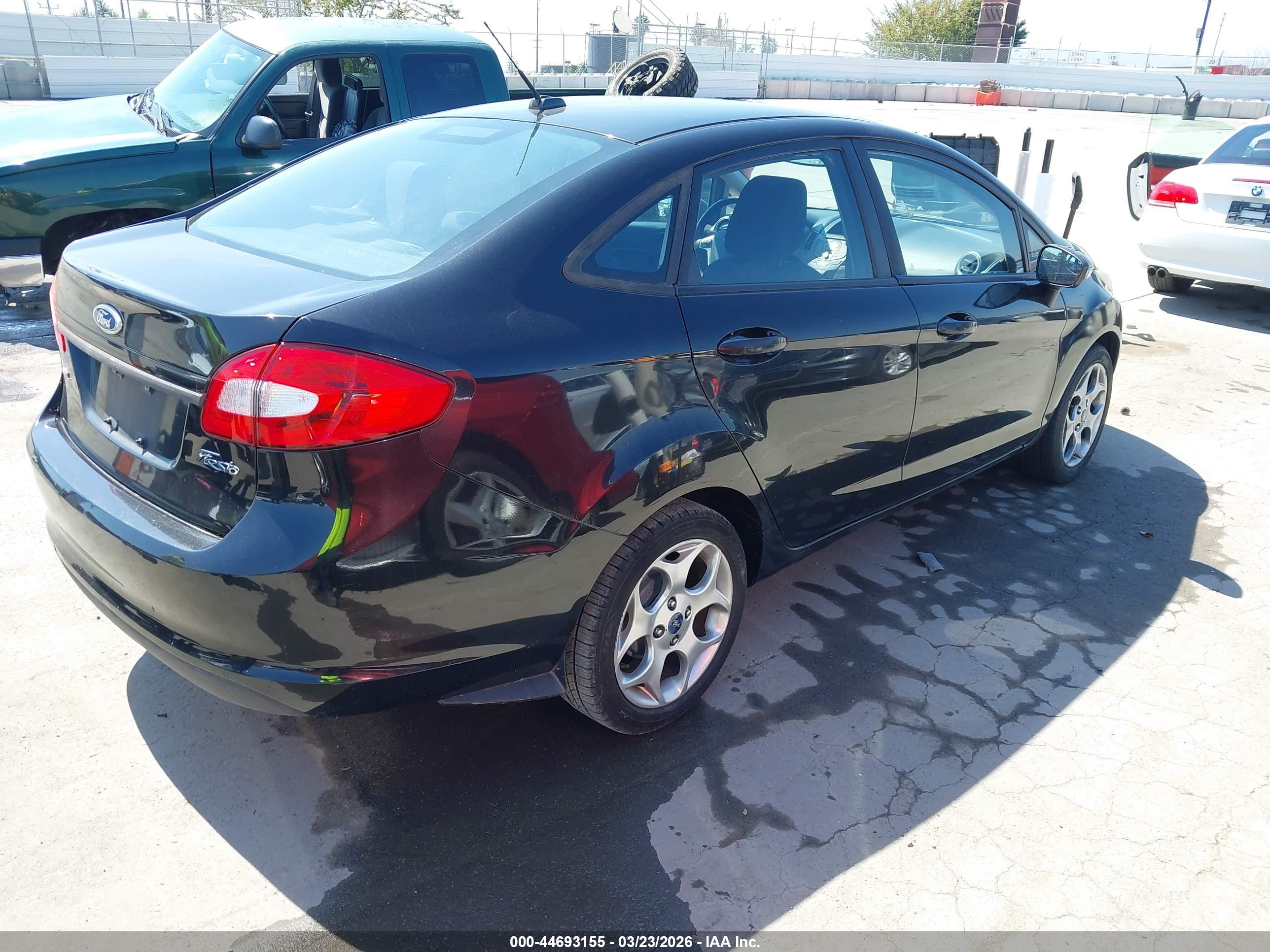 FORD FIESTA image 4