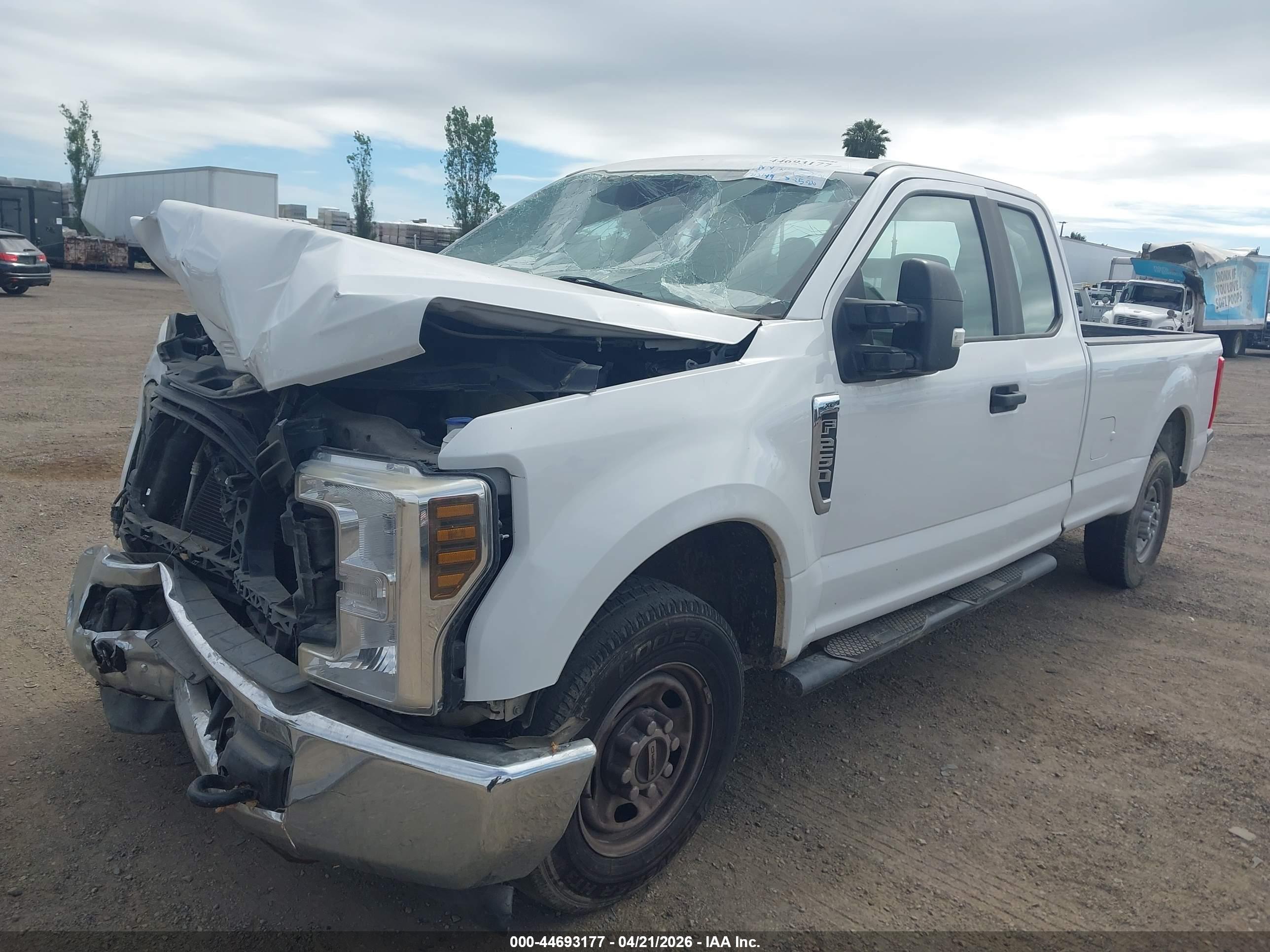 FORD F-250 image 2