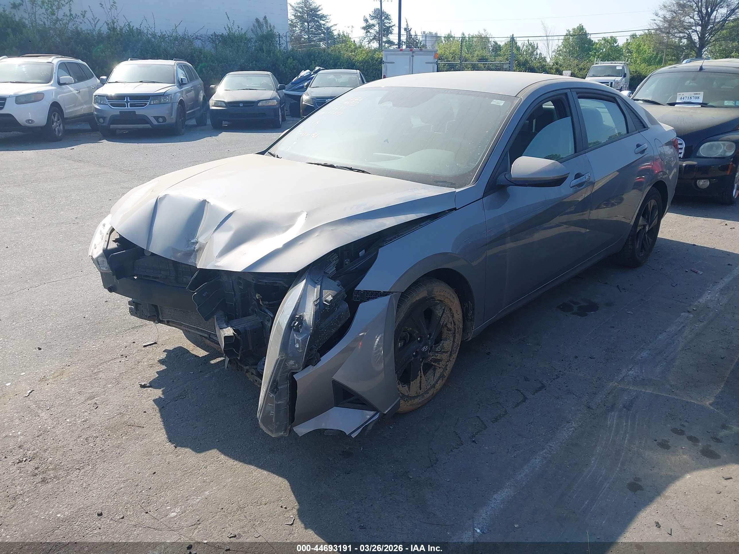 HYUNDAI ELANTRA image 2