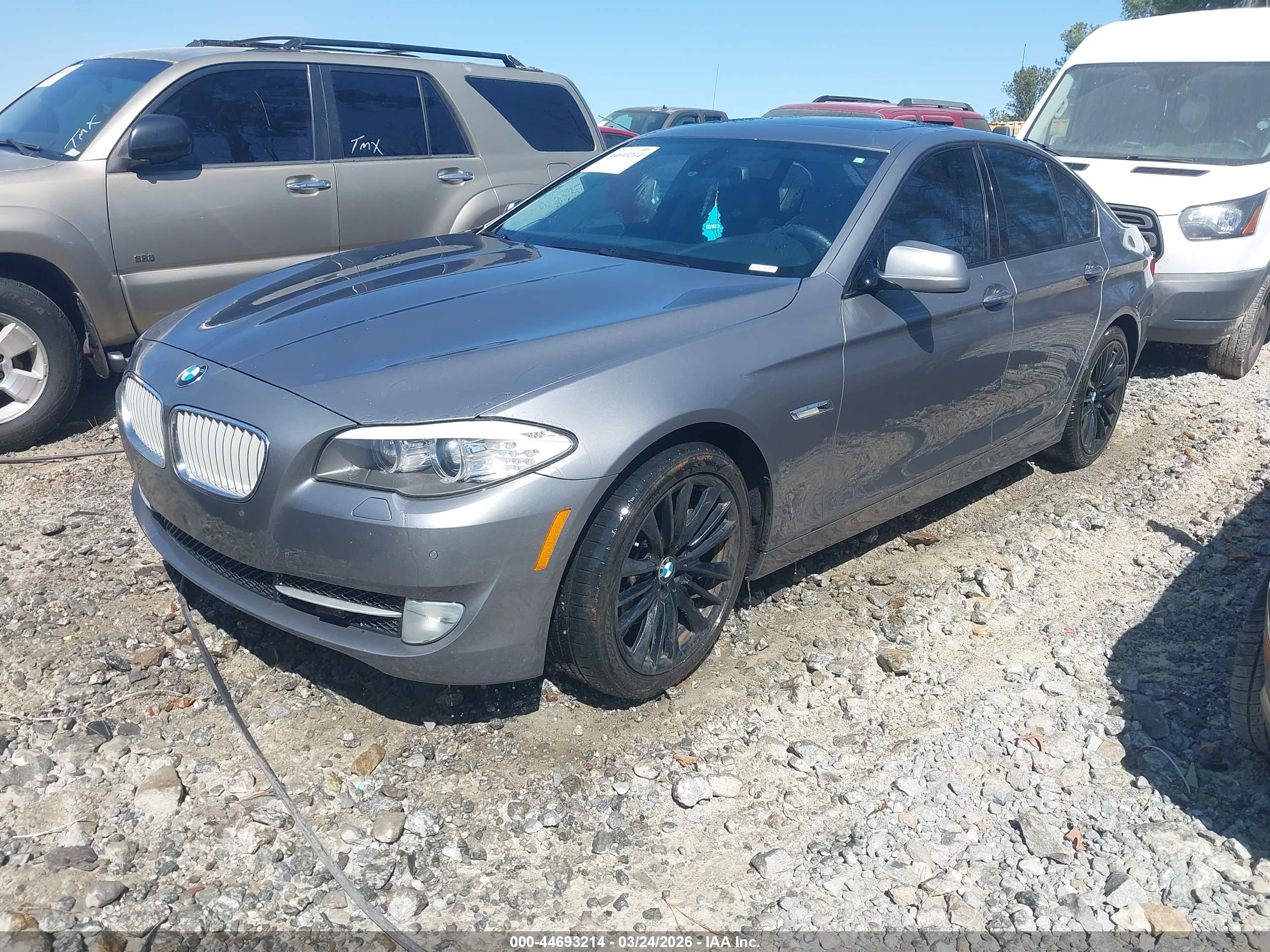 BMW 550I image 2