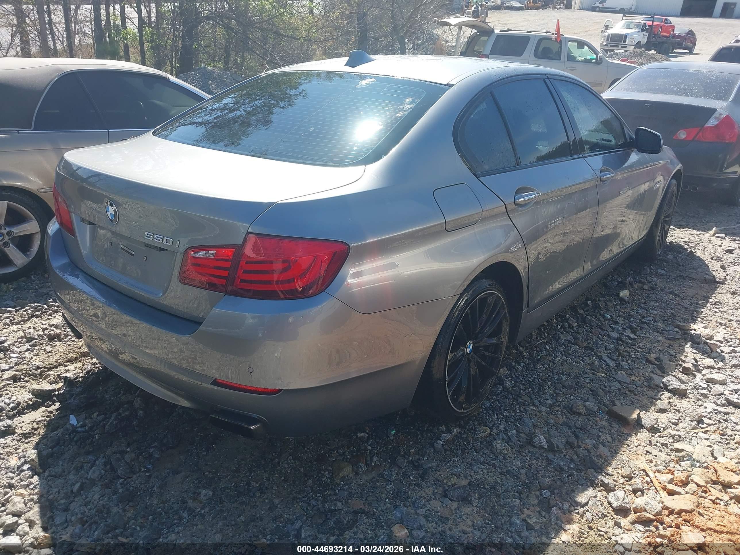 BMW 550I image 4
