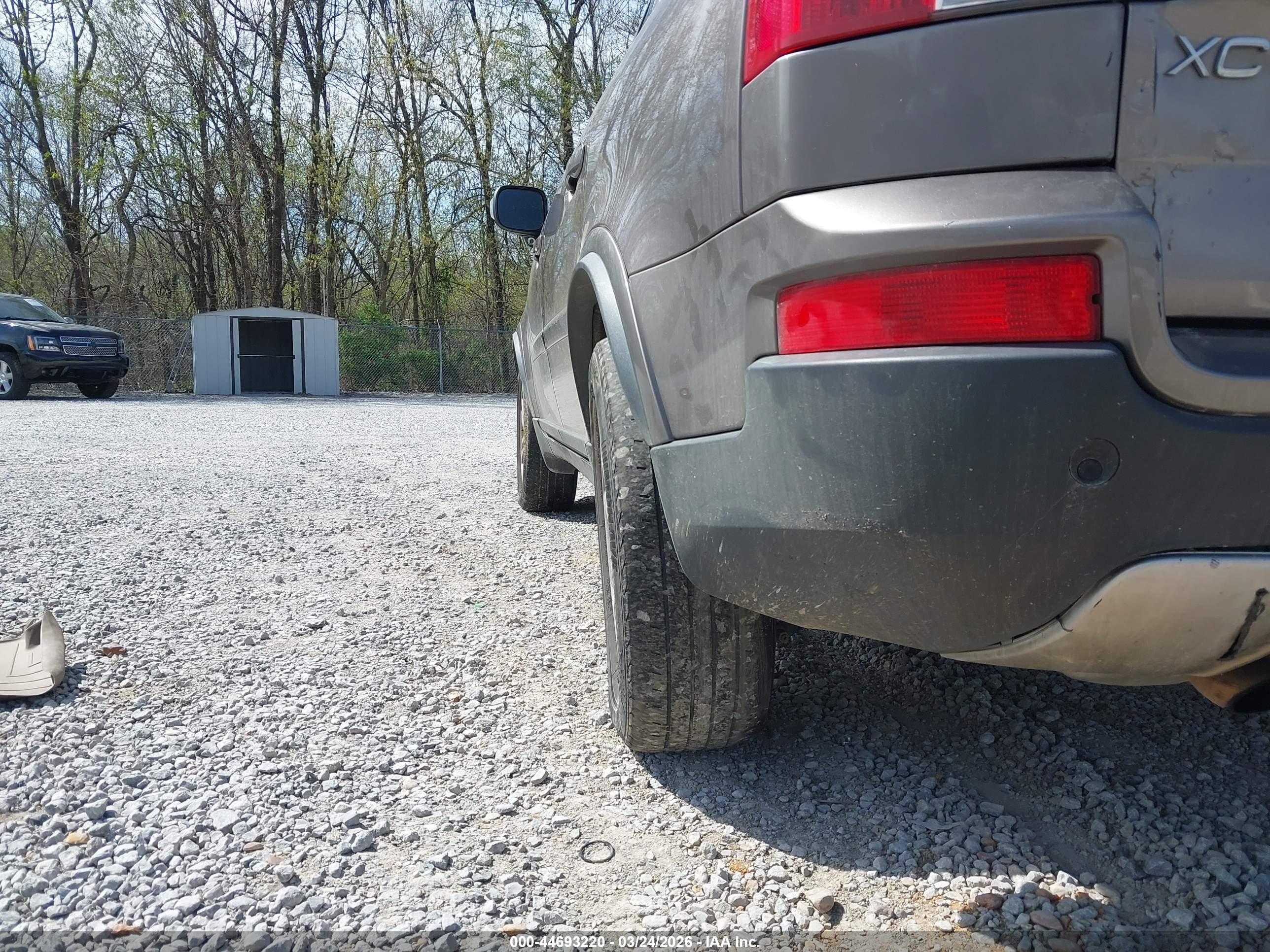 VOLVO XC90 image 6