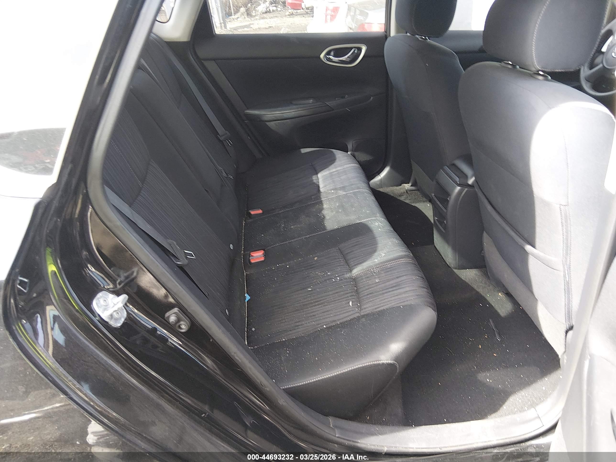 NISSAN SENTRA image 8