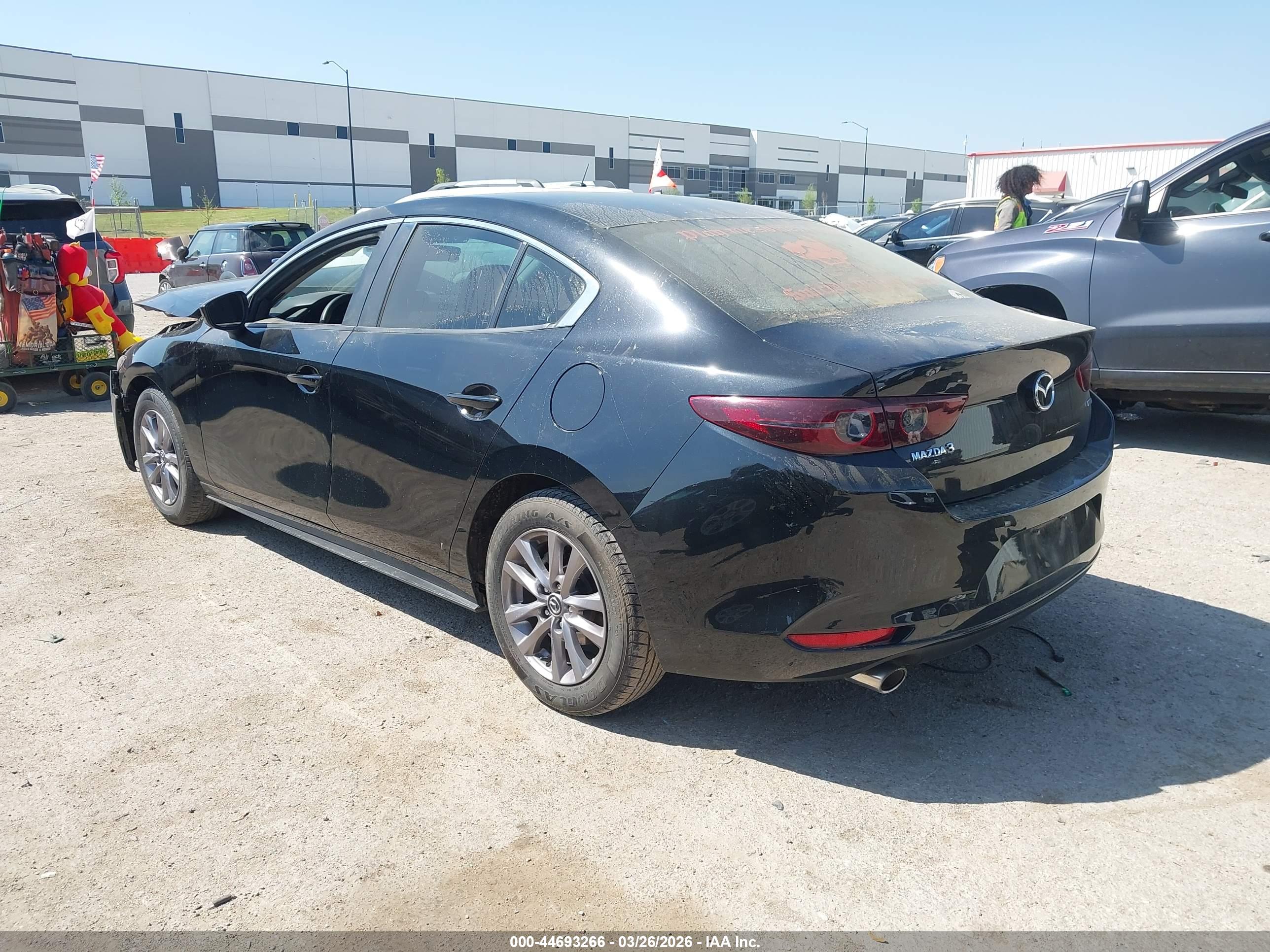 MAZDA MAZDA3 image 3