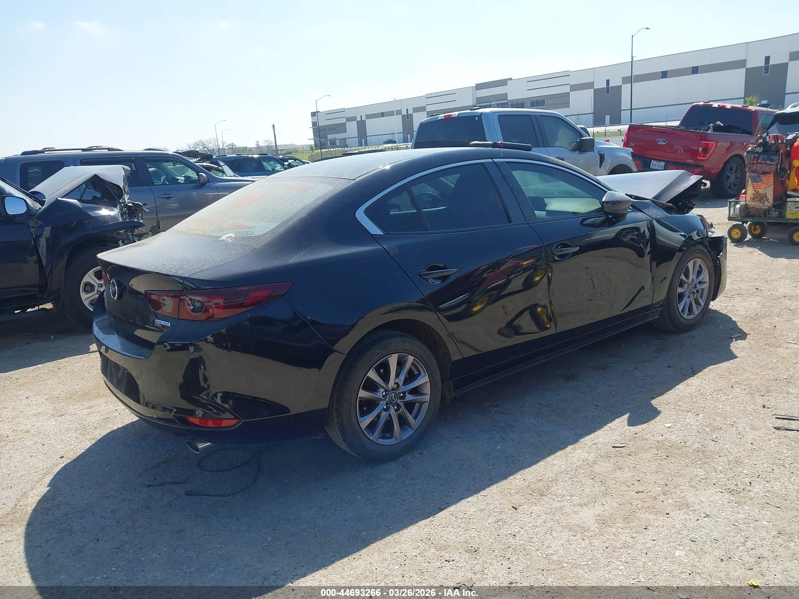 MAZDA MAZDA3 image 4
