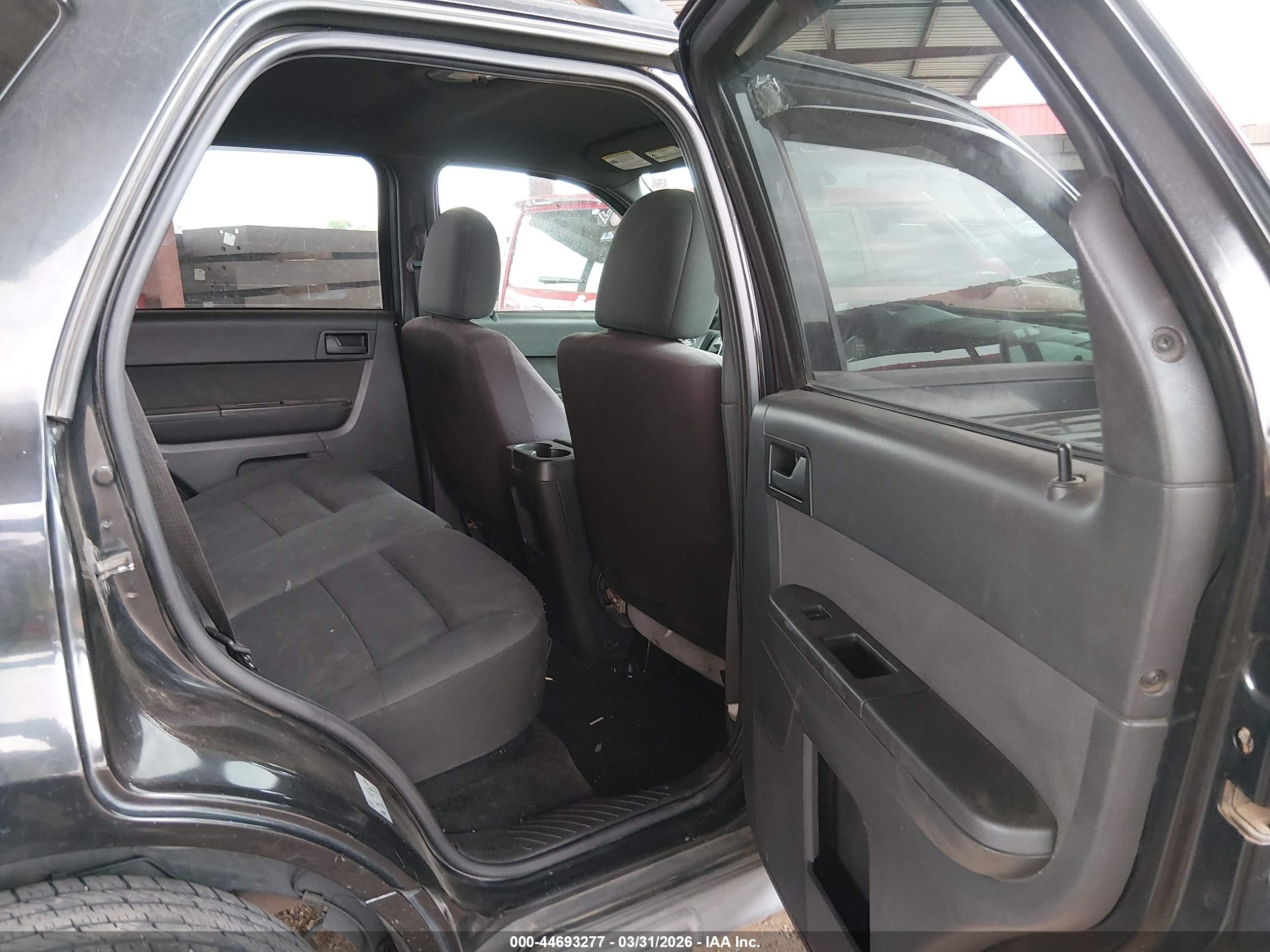 FORD ESCAPE image 8