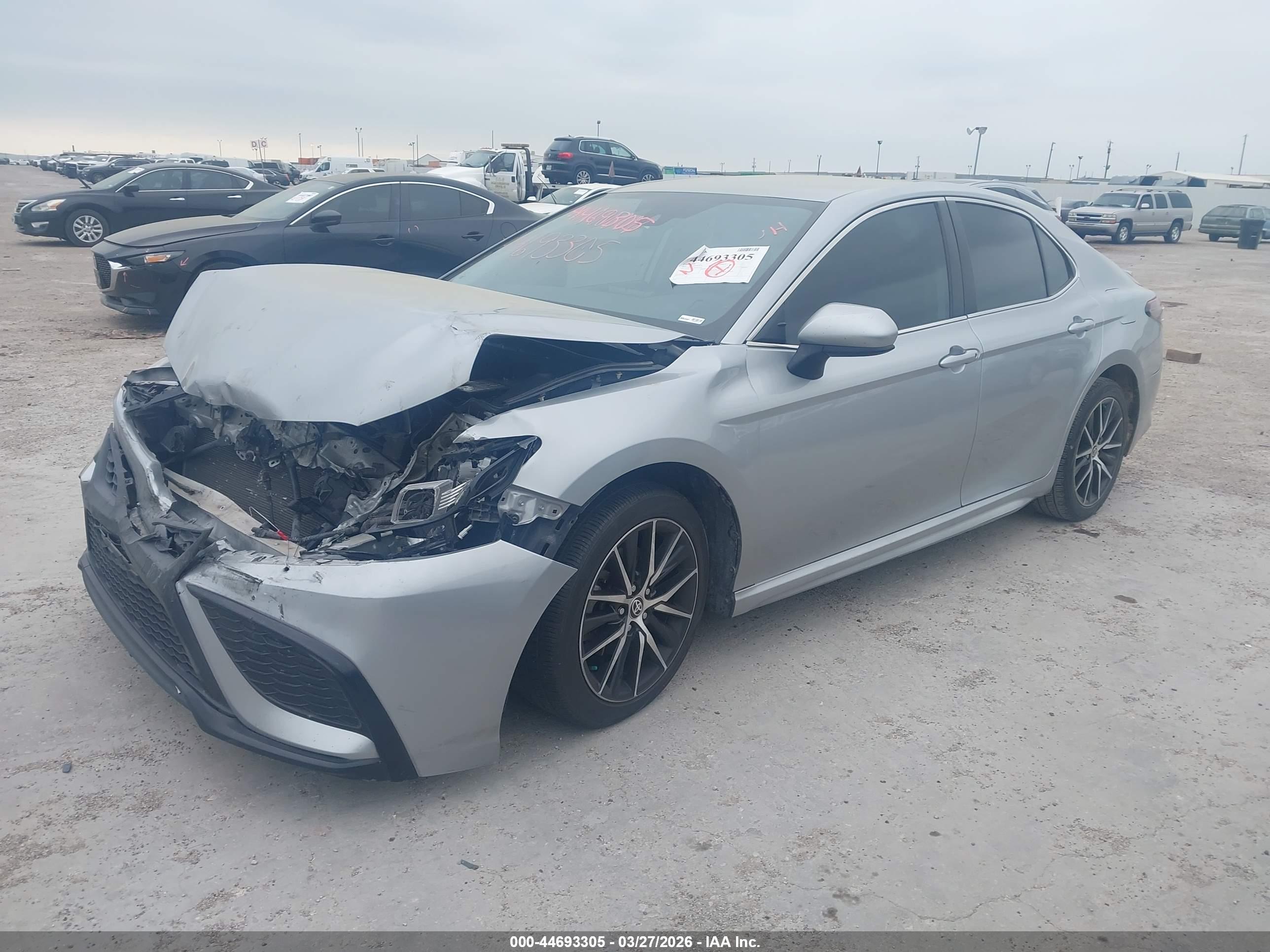 TOYOTA CAMRY image 2