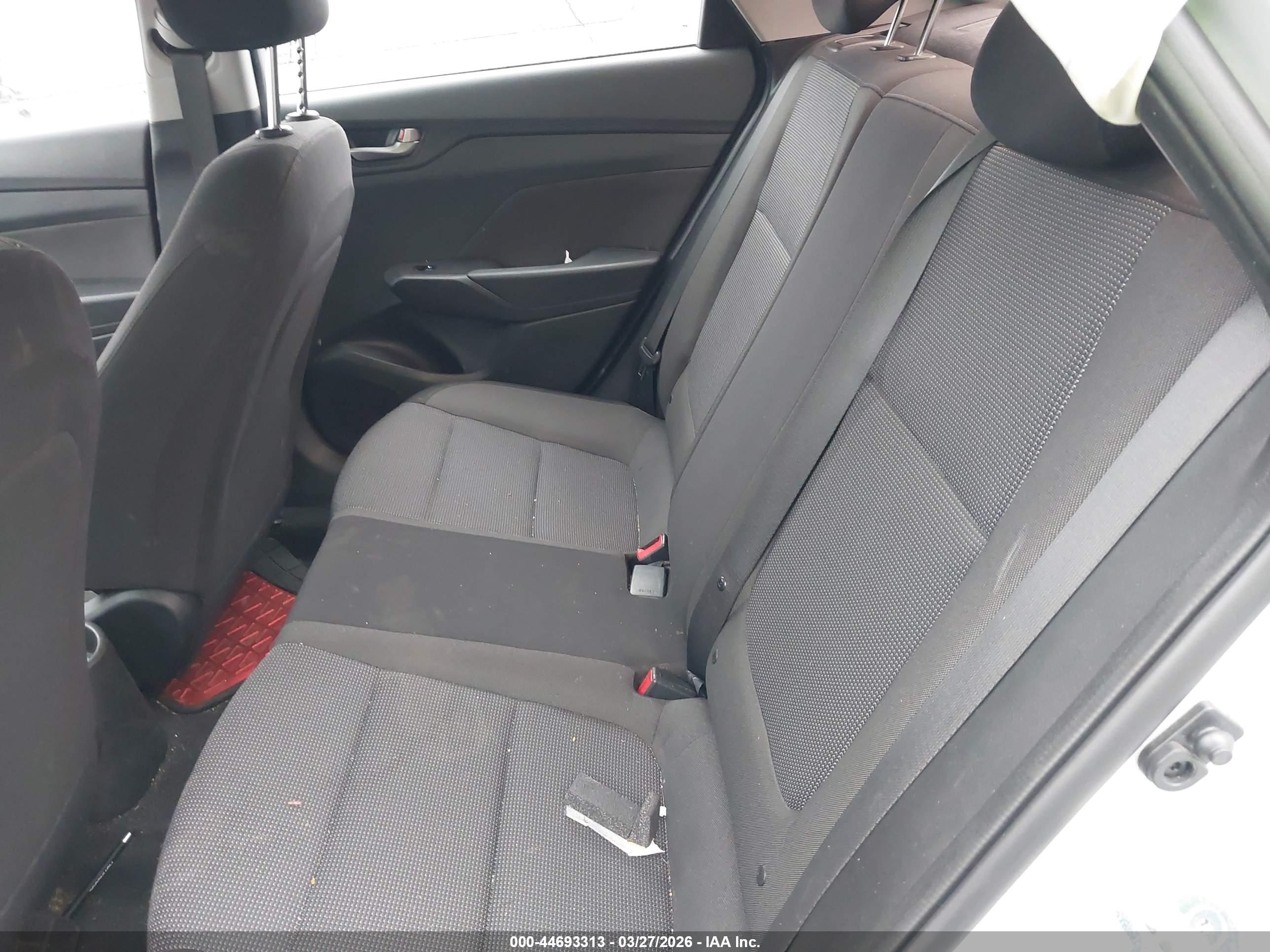 HYUNDAI ACCENT image 8