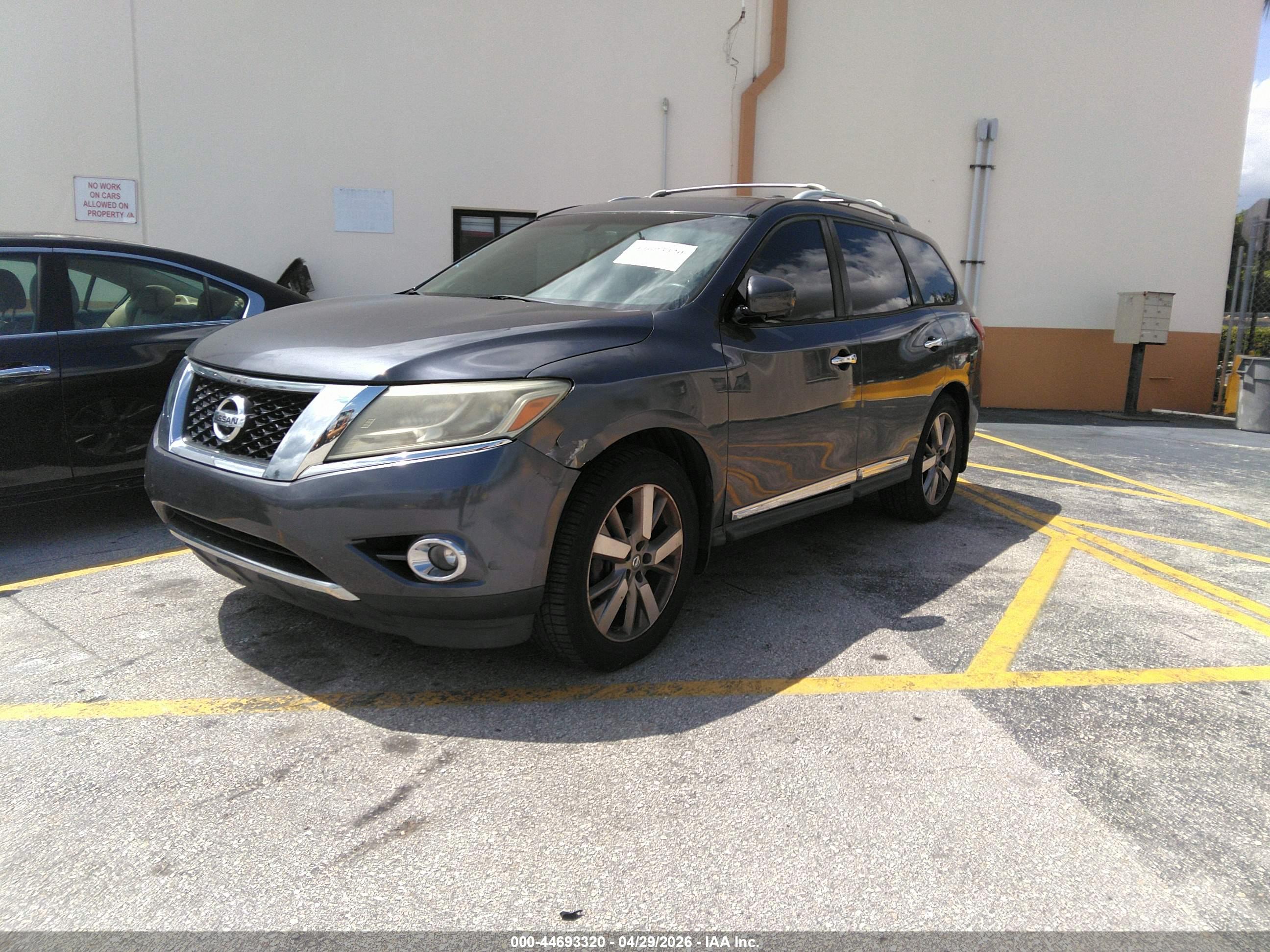 NISSAN PATHFINDER image 2