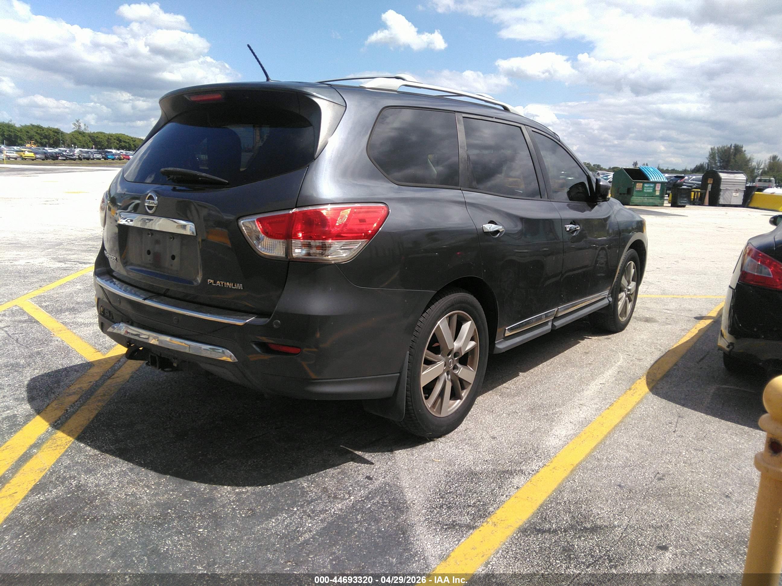 NISSAN PATHFINDER image 4