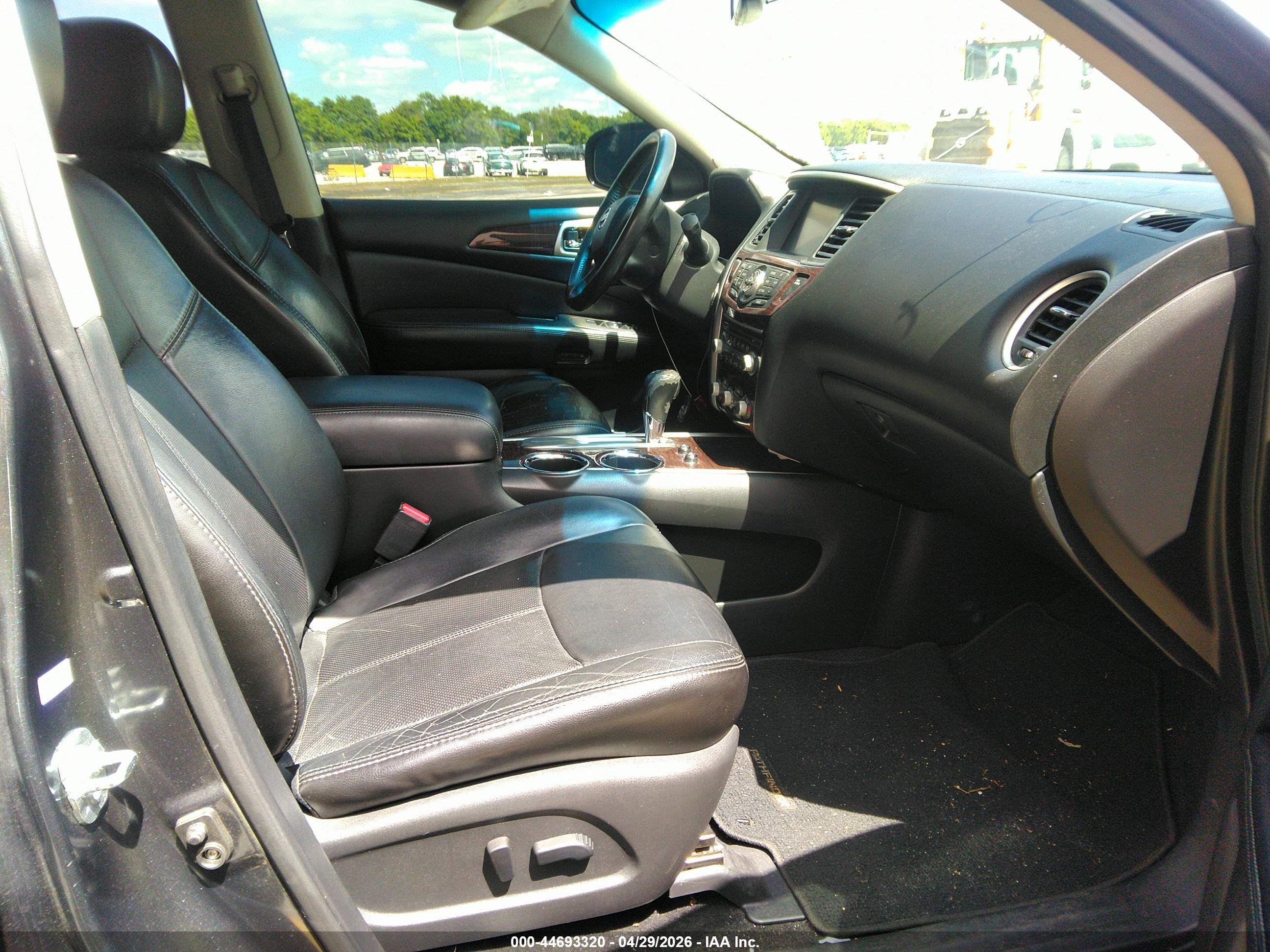 NISSAN PATHFINDER image 5