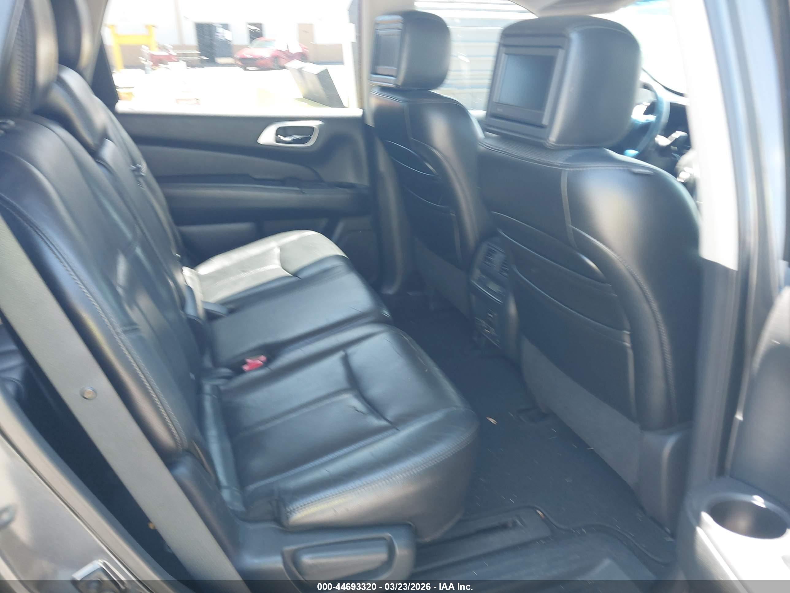 NISSAN PATHFINDER image 8