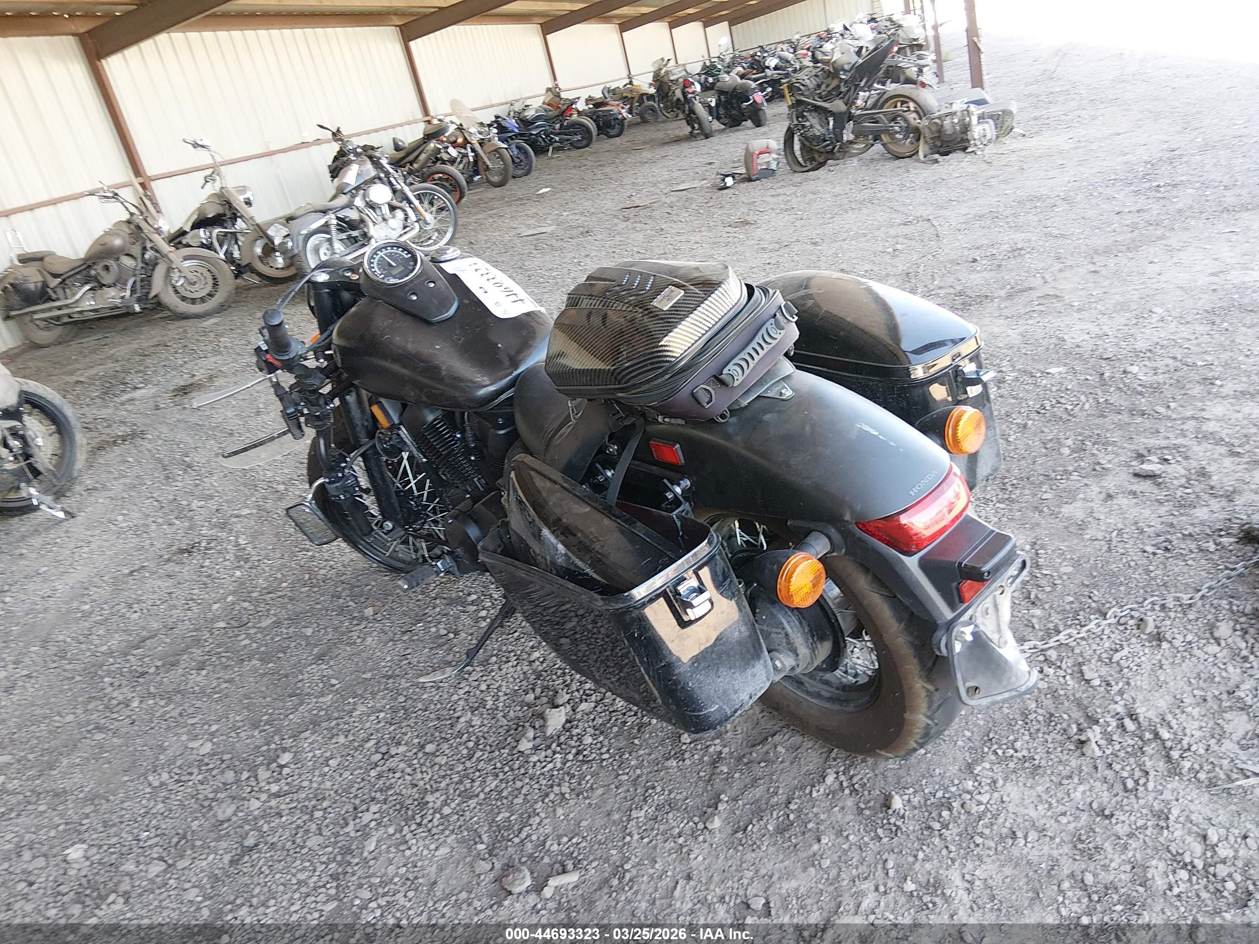 HONDA VT750 image 3