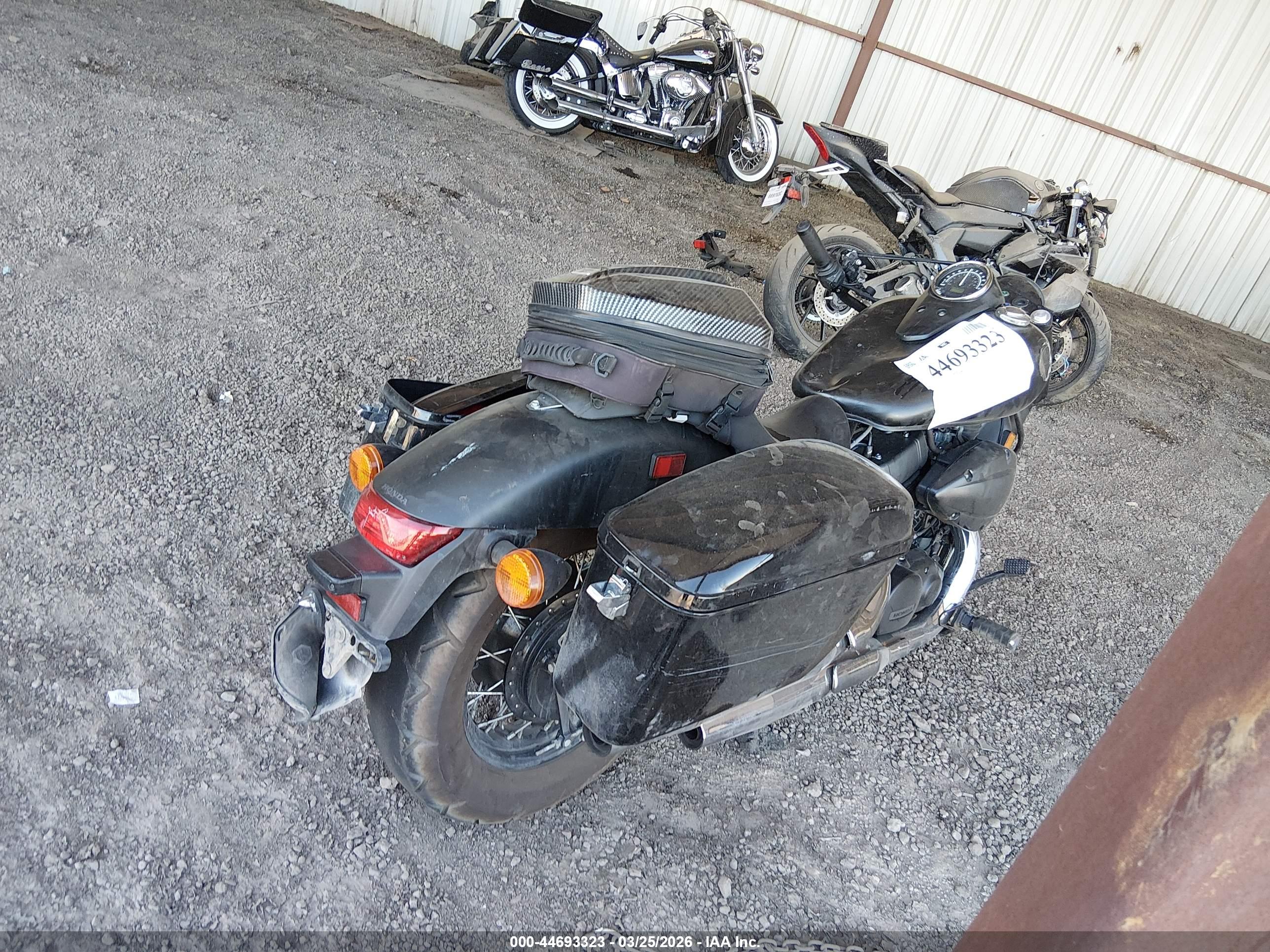 HONDA VT750 image 4