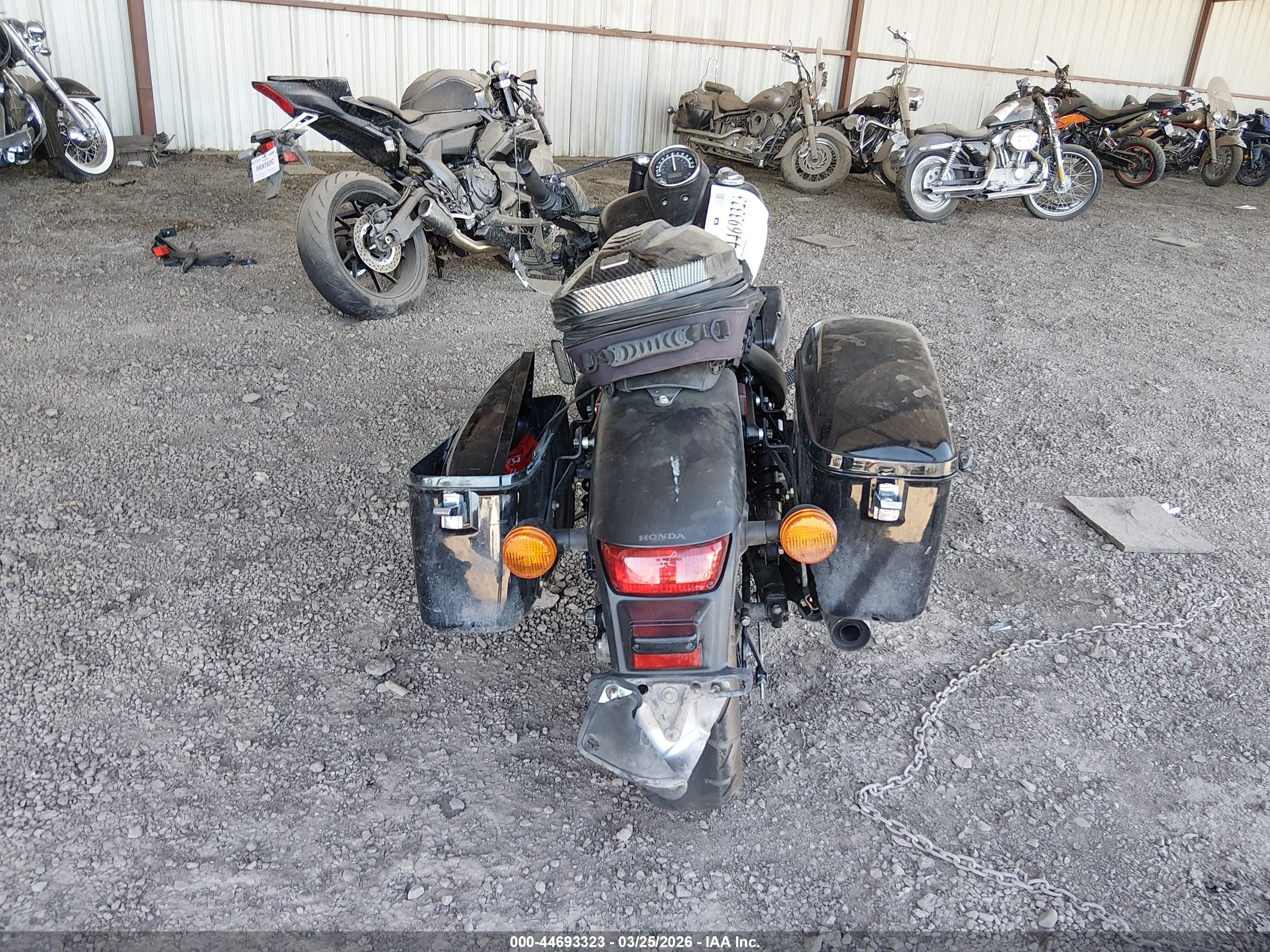HONDA VT750 image 6