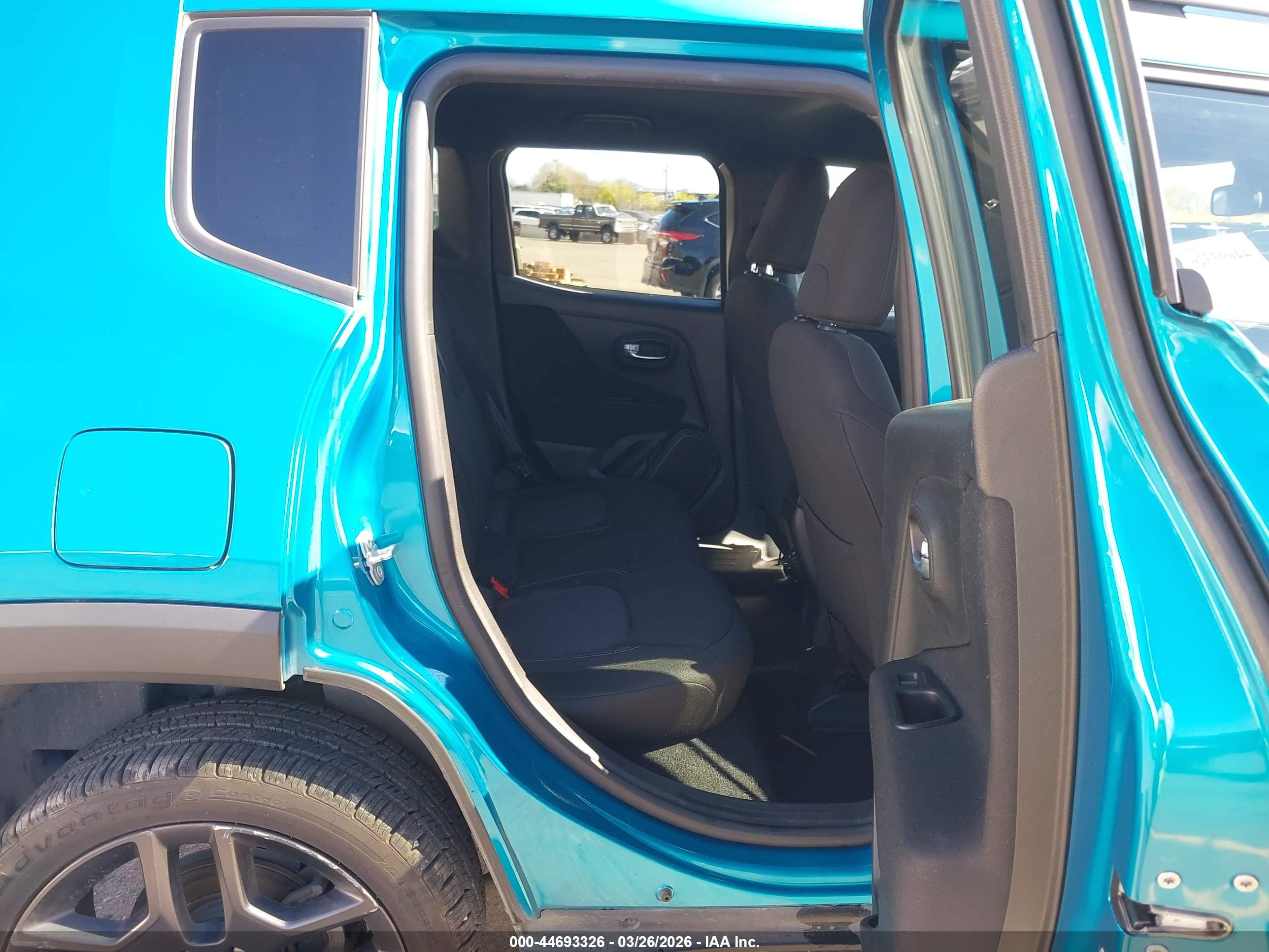 JEEP RENEGADE image 8