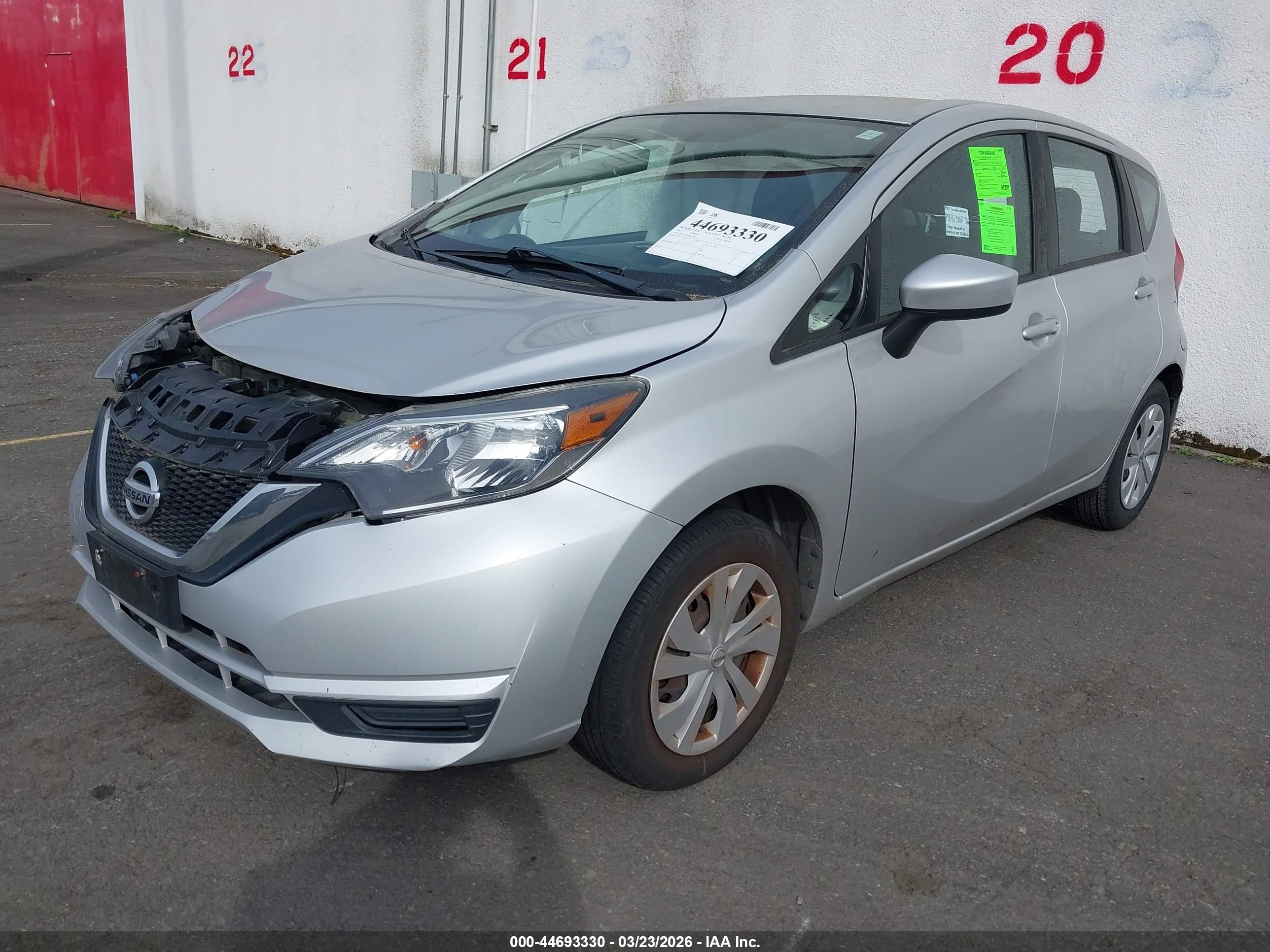NISSAN VERSA image 2