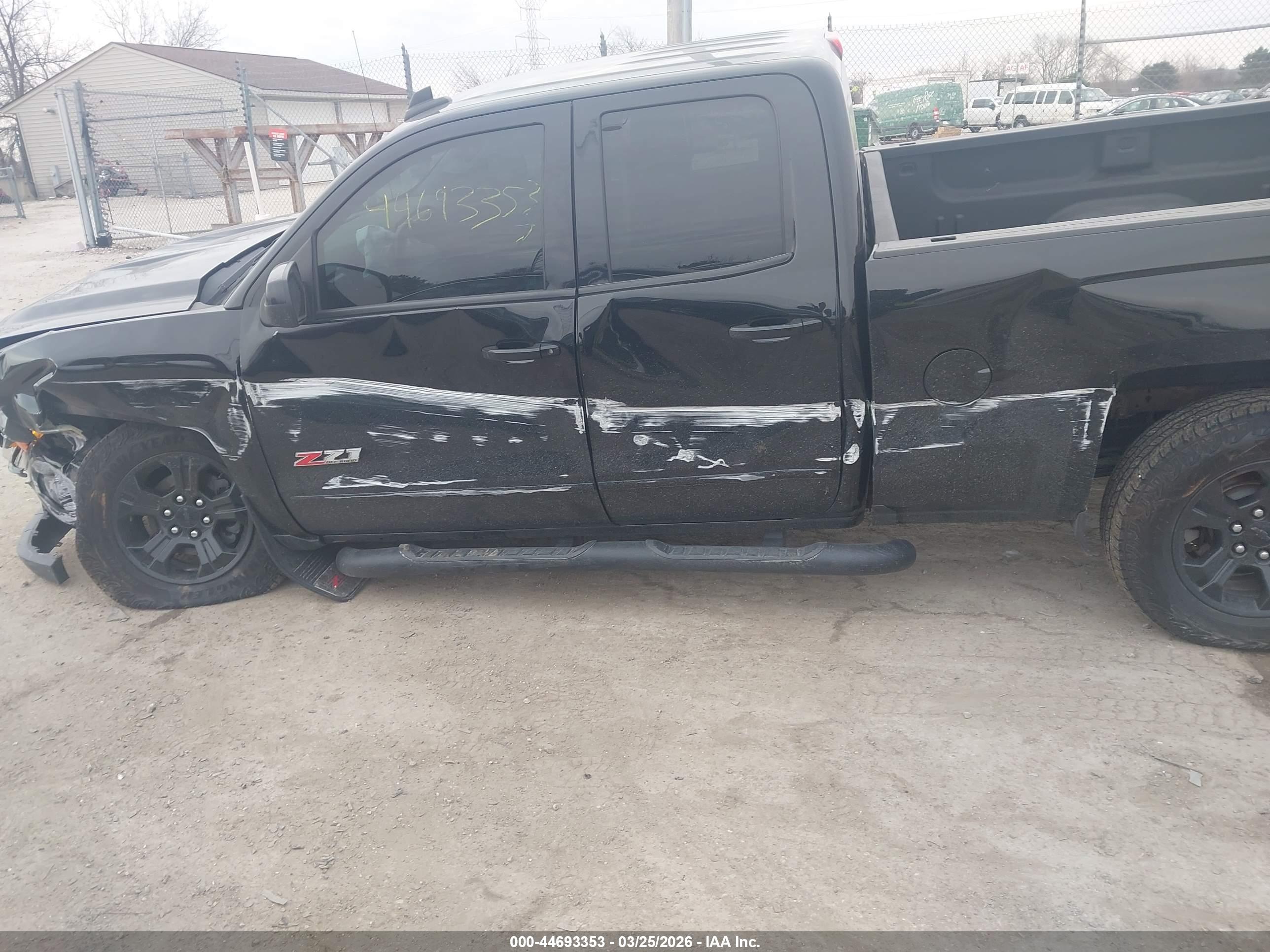 CHEVROLET SILVERADO image 6