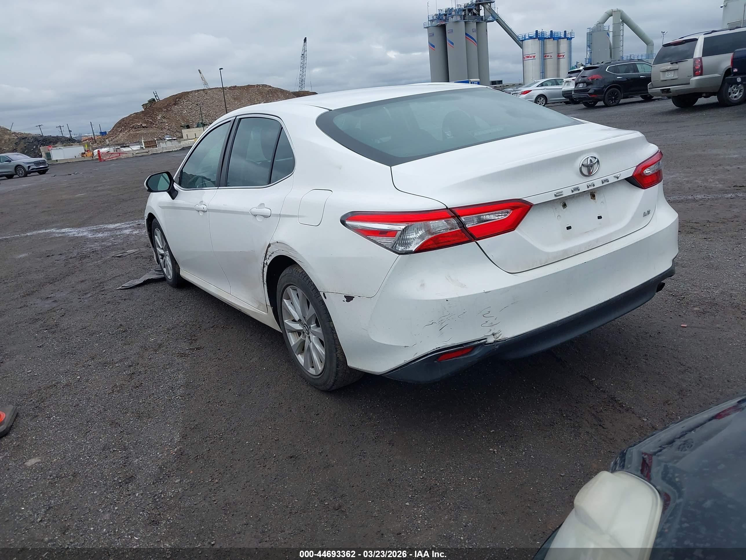 TOYOTA CAMRY image 3