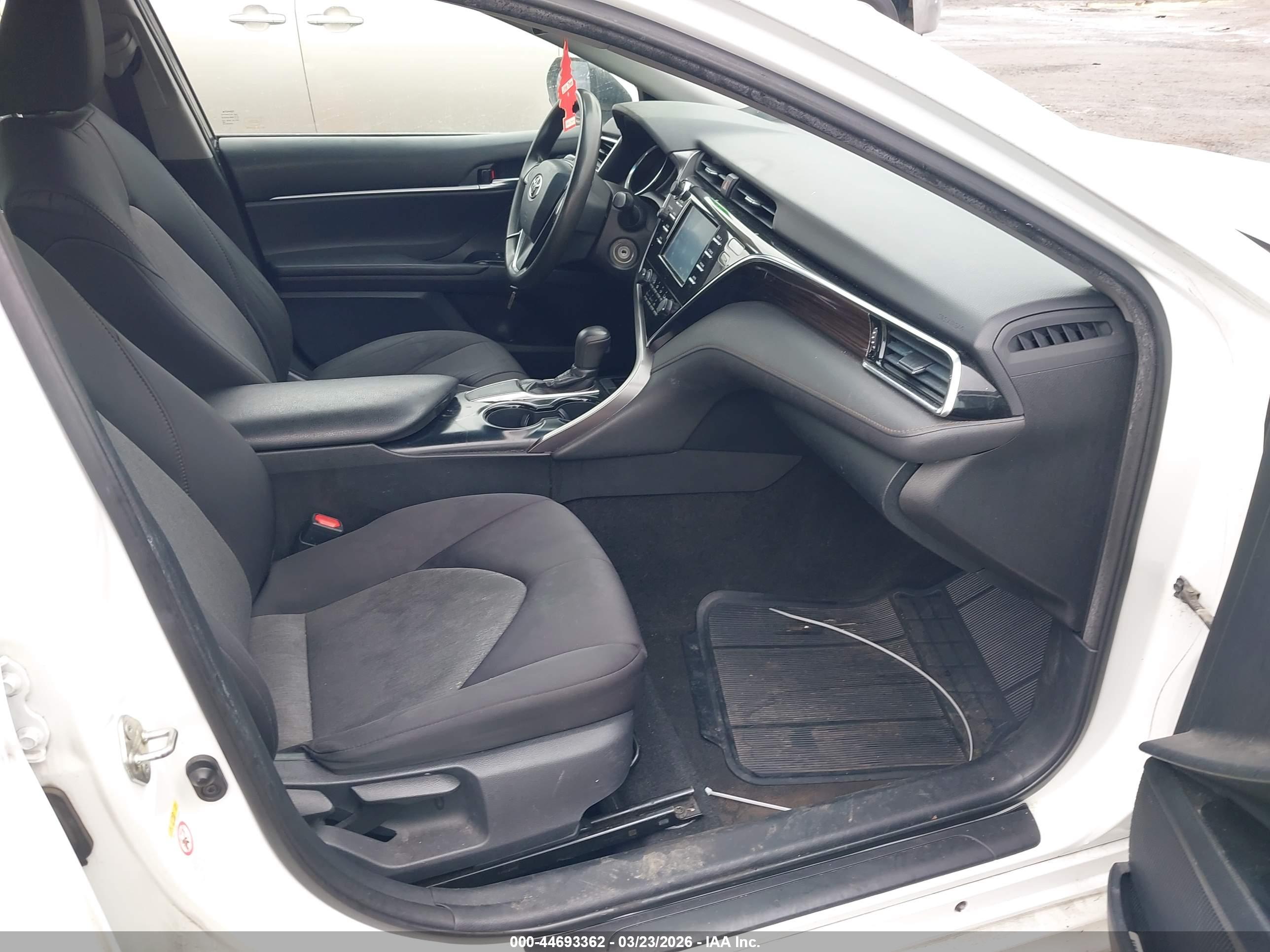 TOYOTA CAMRY image 5