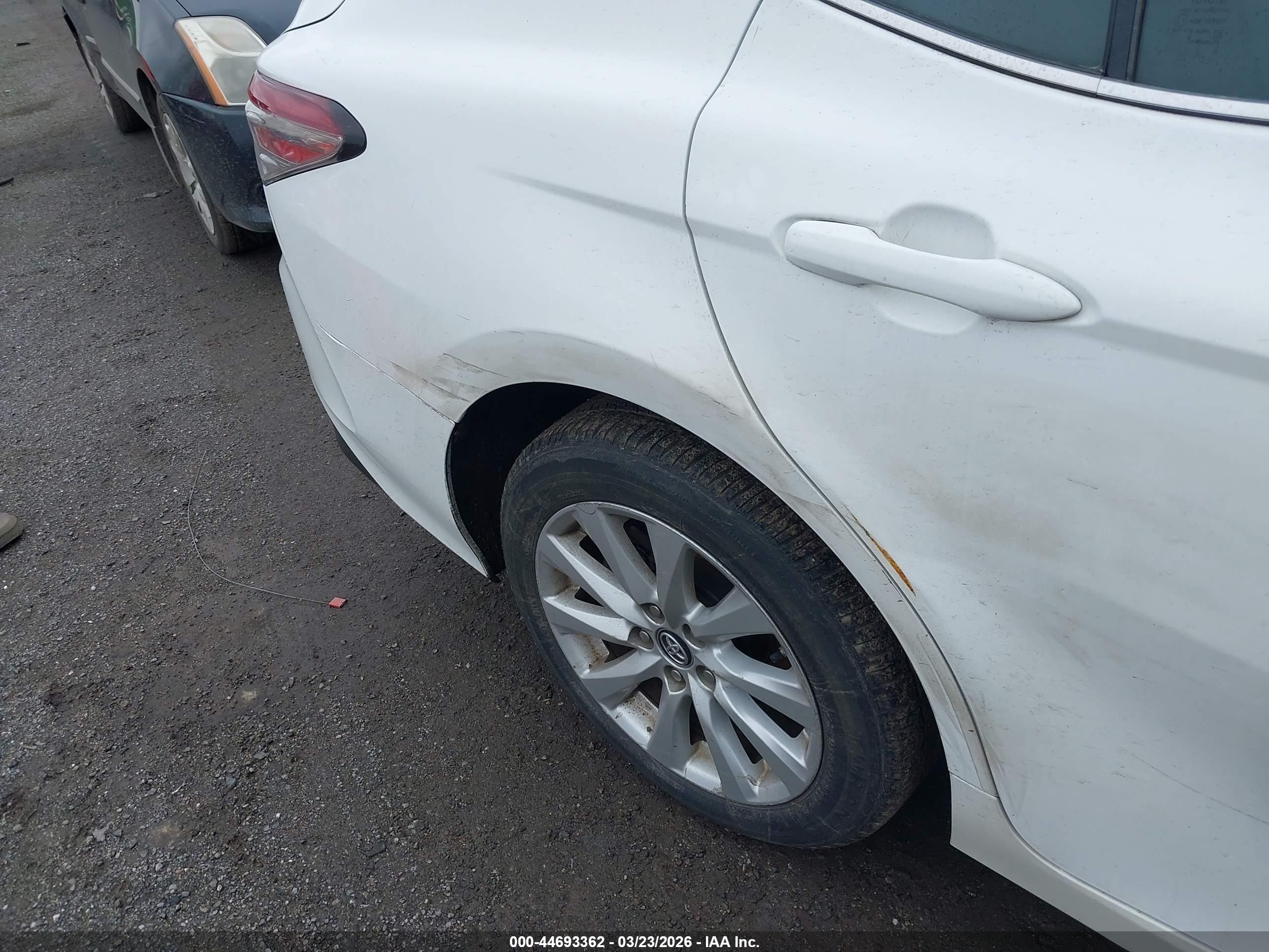 TOYOTA CAMRY image 6