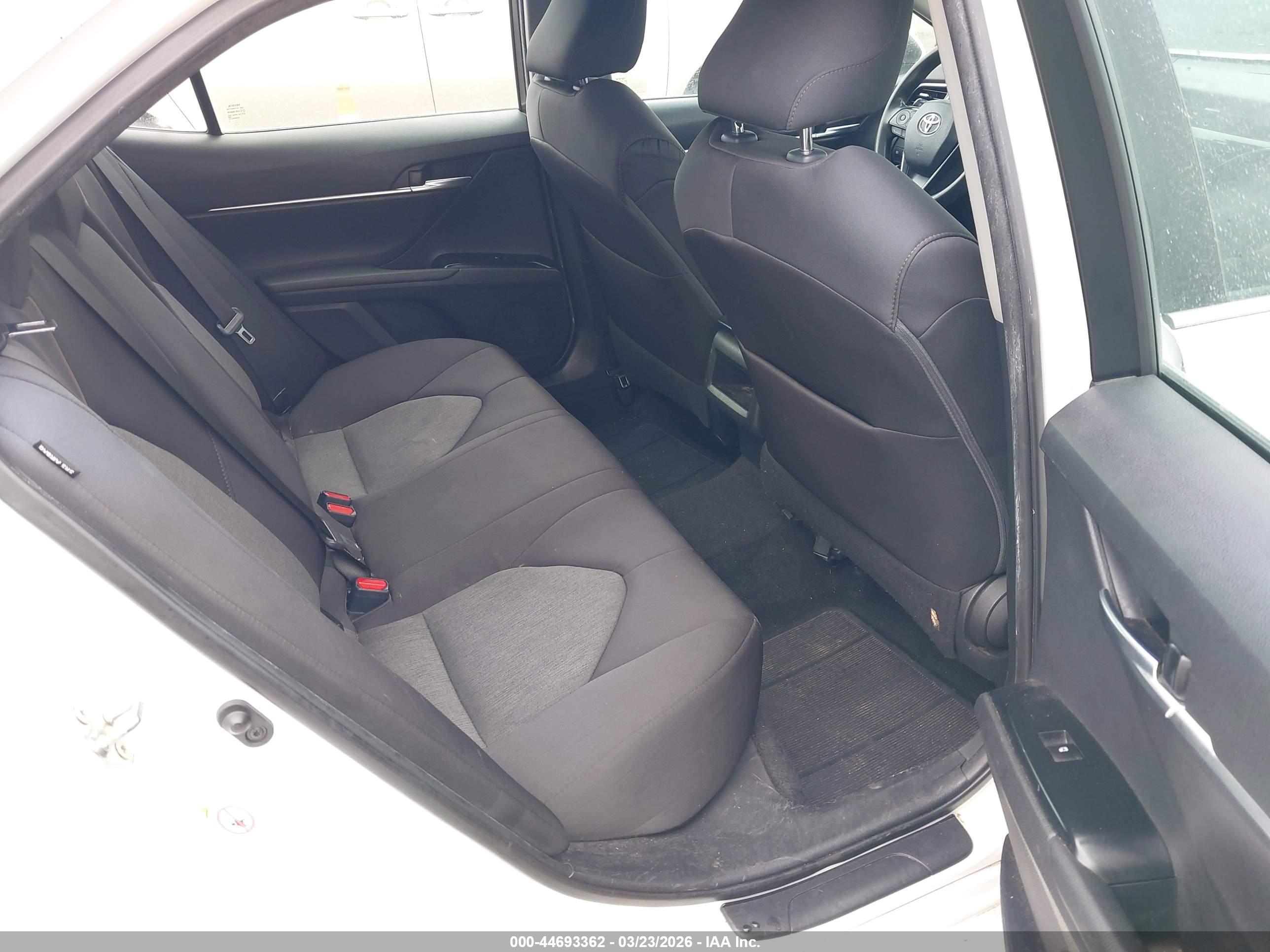 TOYOTA CAMRY image 8