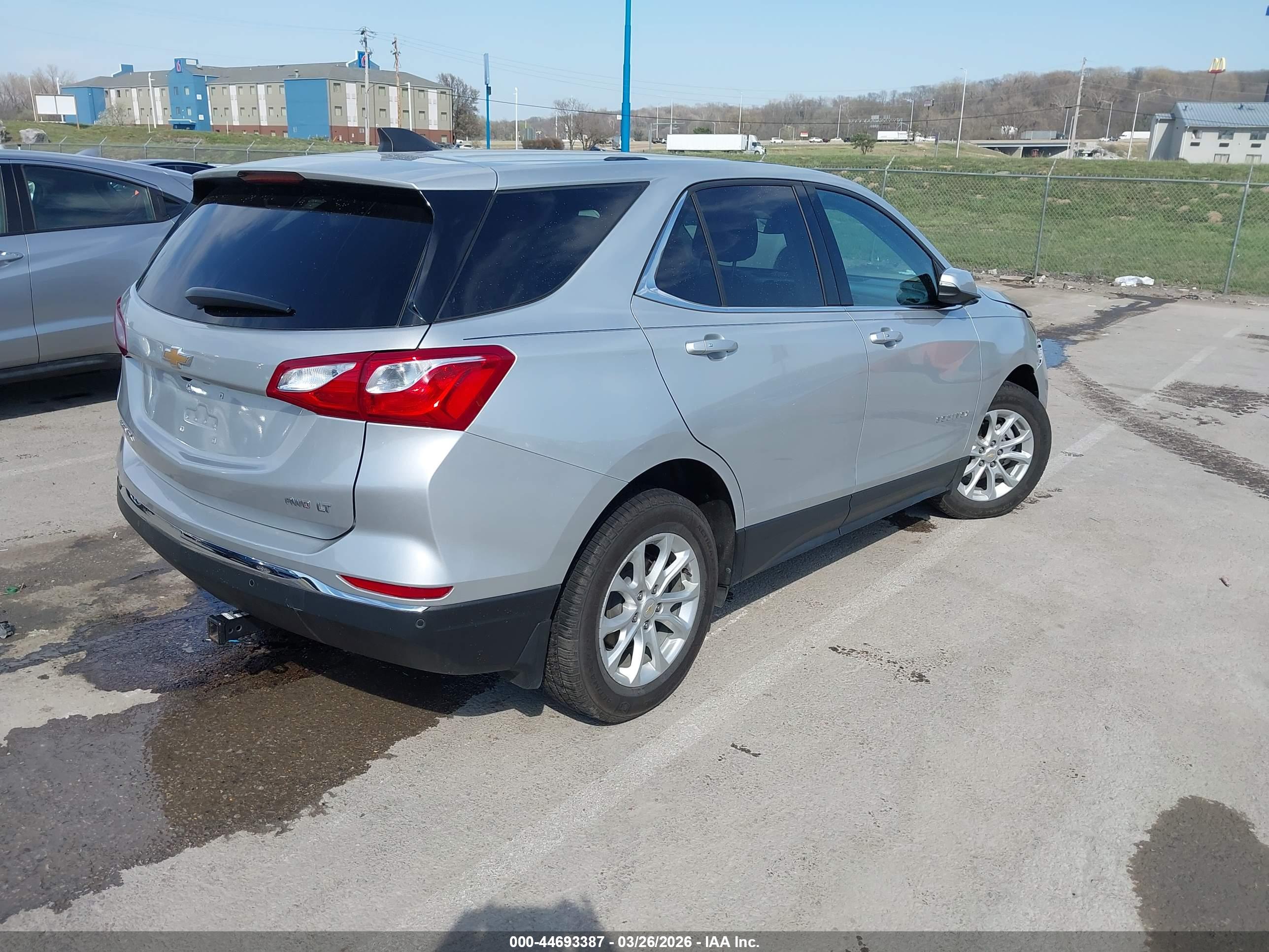 CHEVROLET EQUINOX image 4