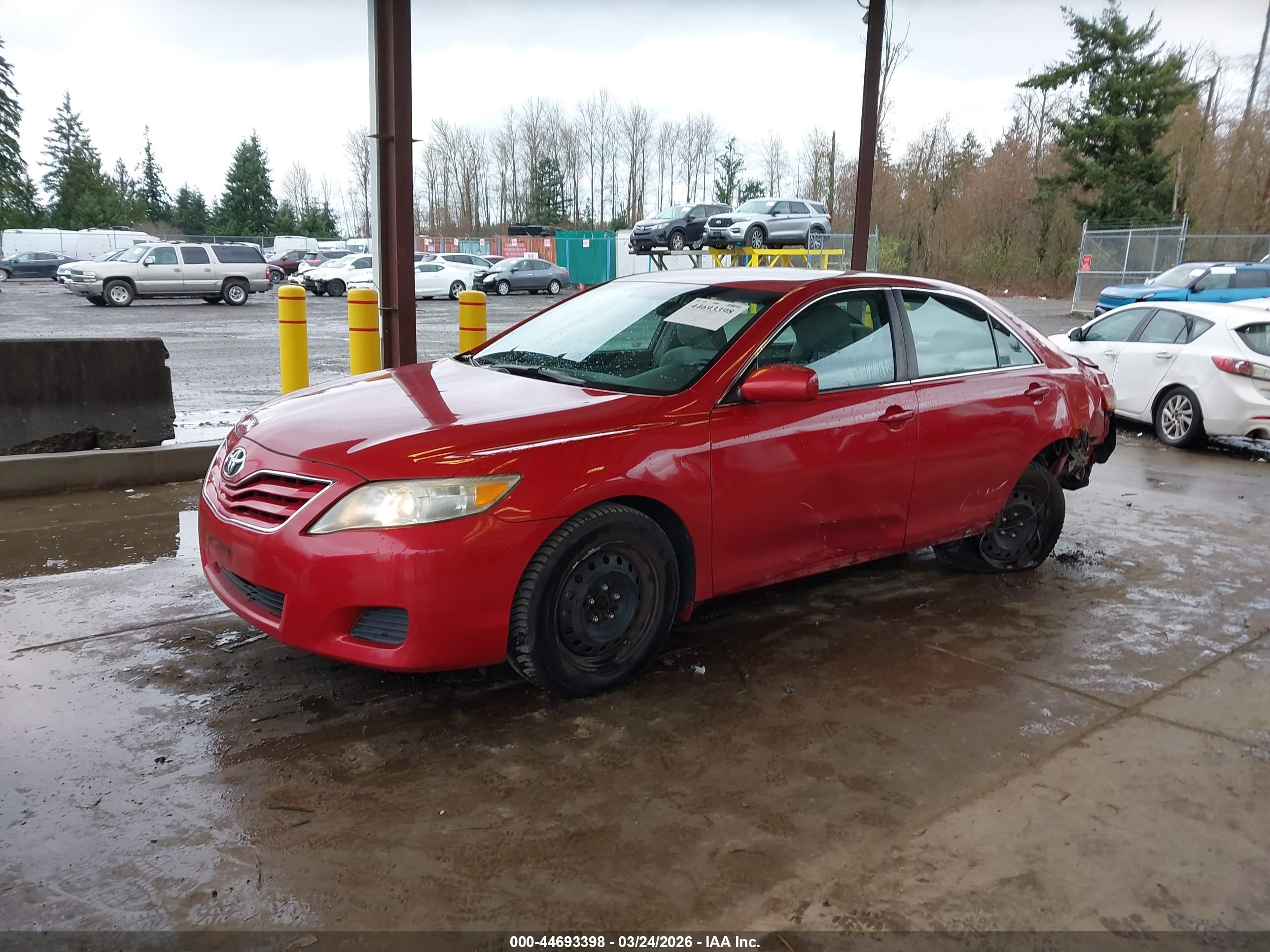 TOYOTA CAMRY image 2
