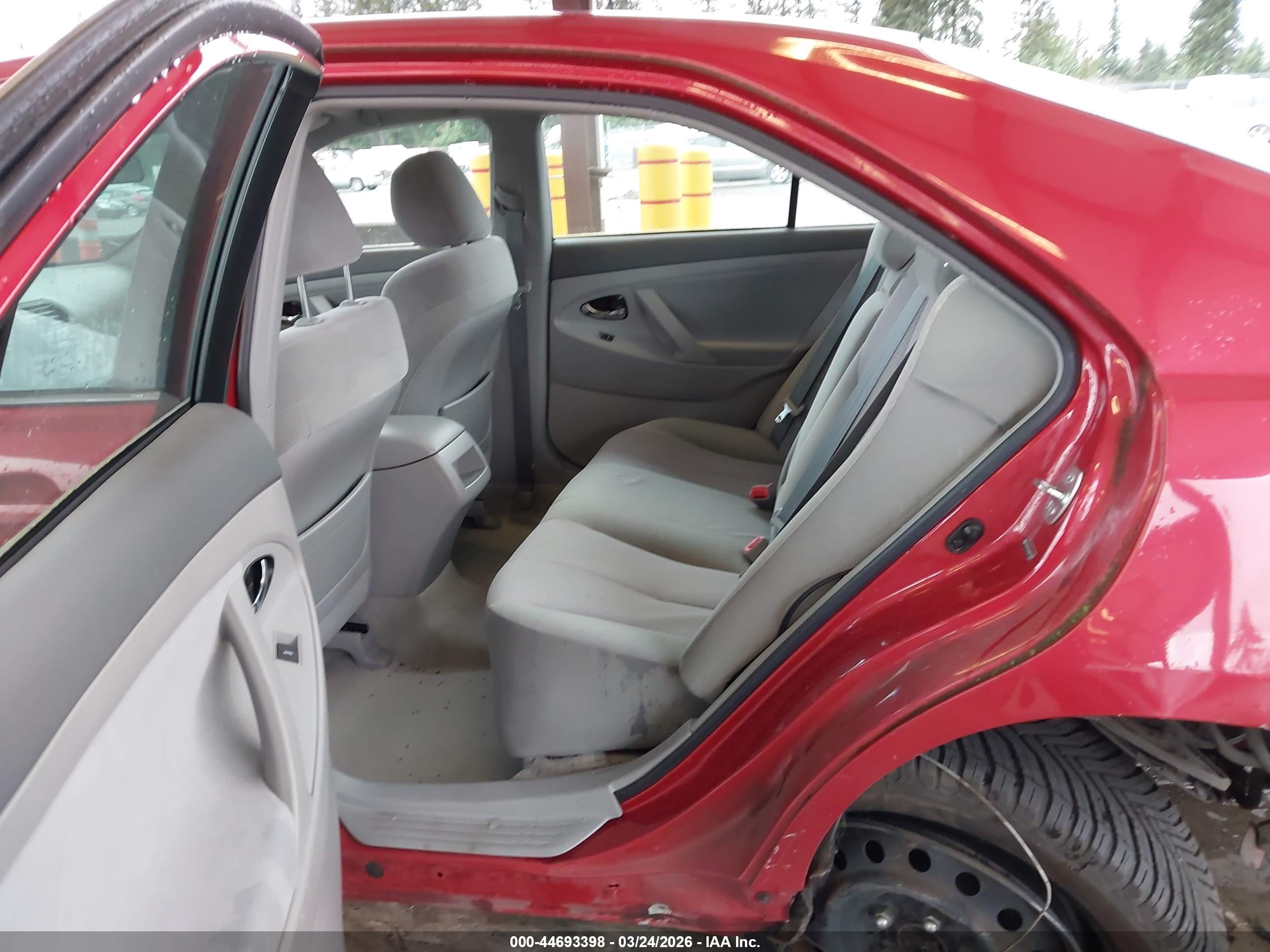 TOYOTA CAMRY image 8