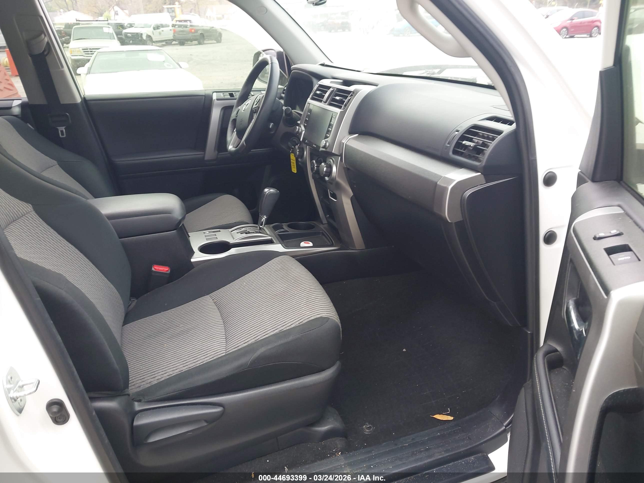 TOYOTA 4RUNNER image 5