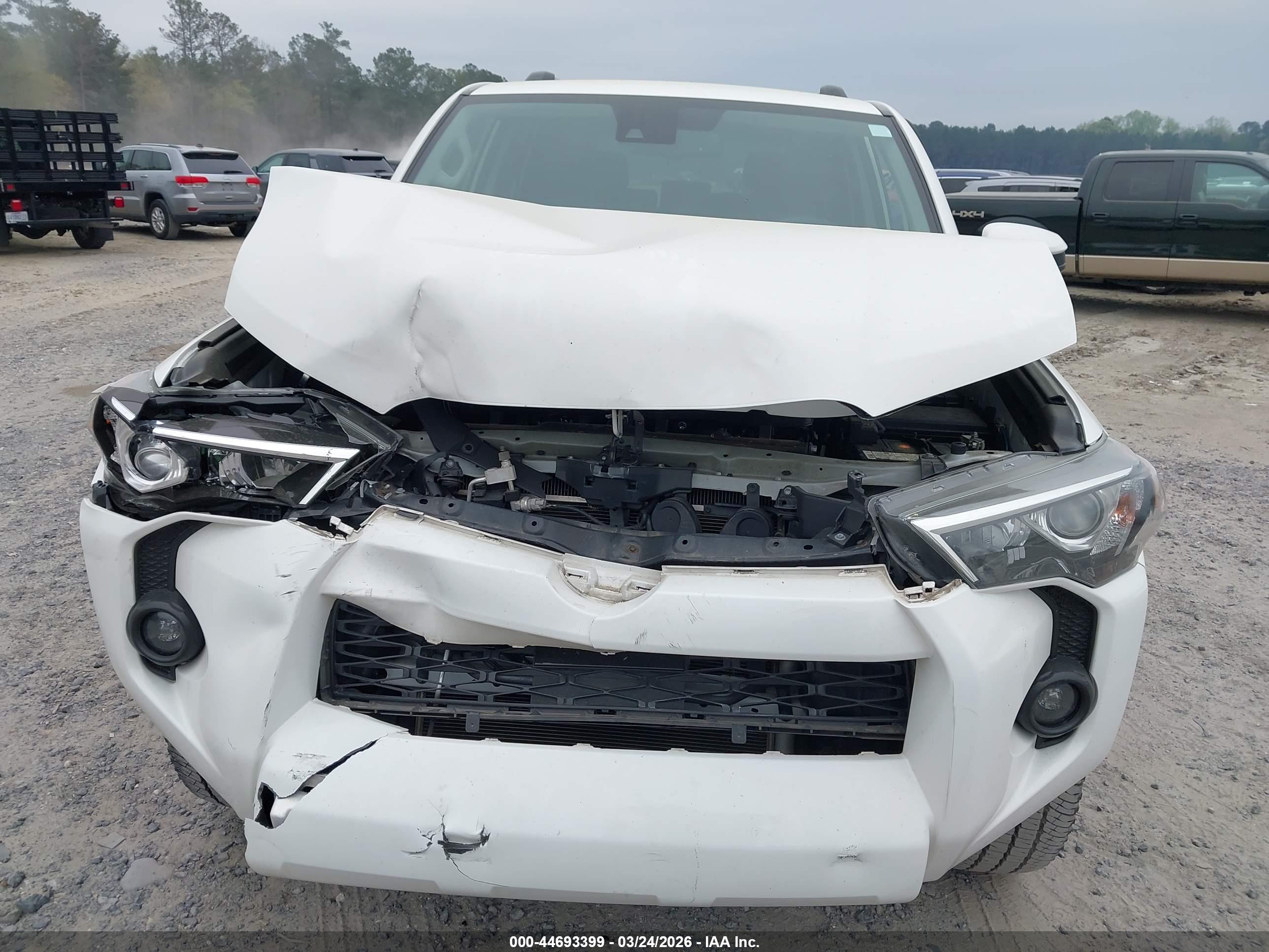 TOYOTA 4RUNNER image 6