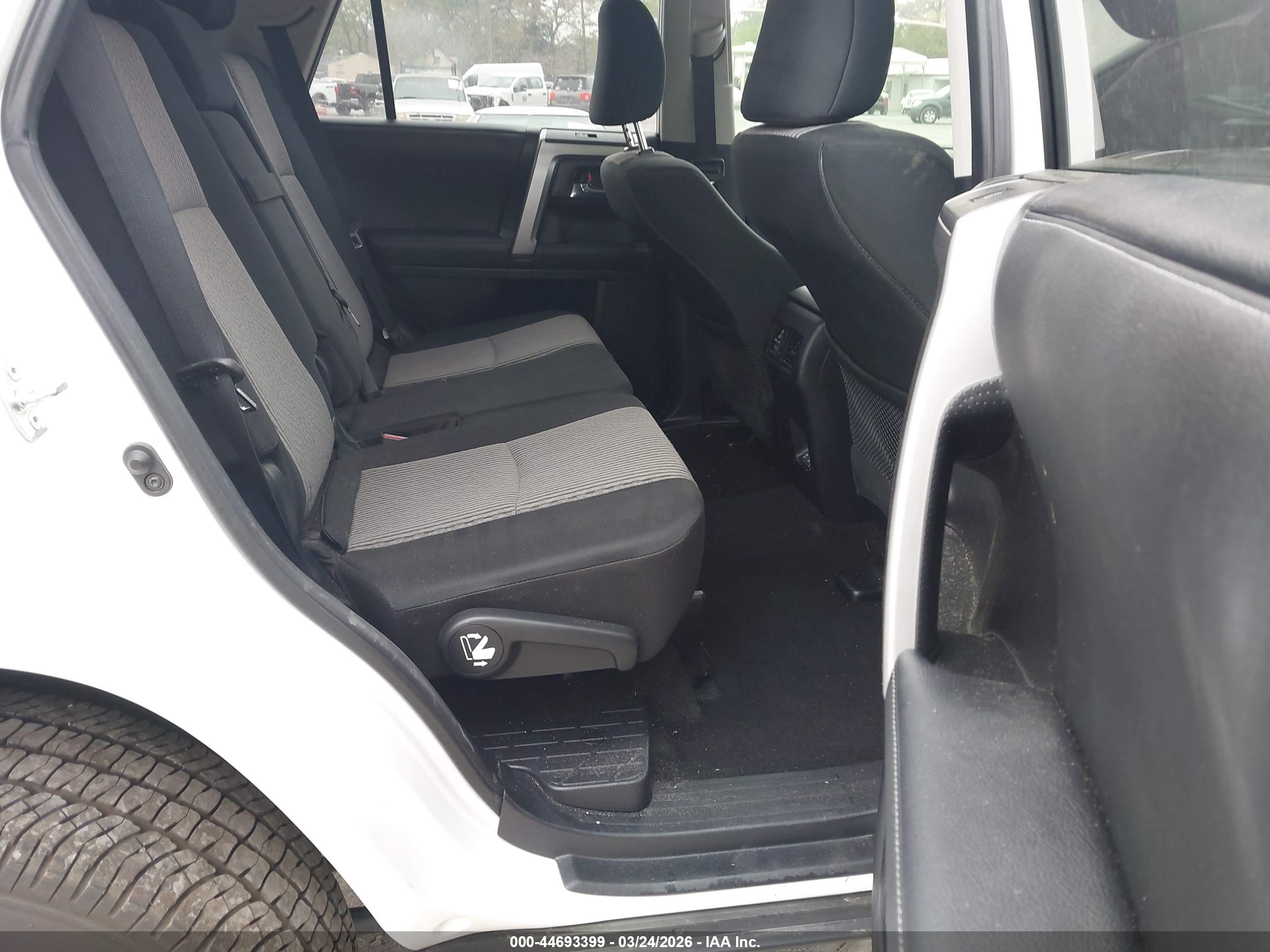 TOYOTA 4RUNNER image 8