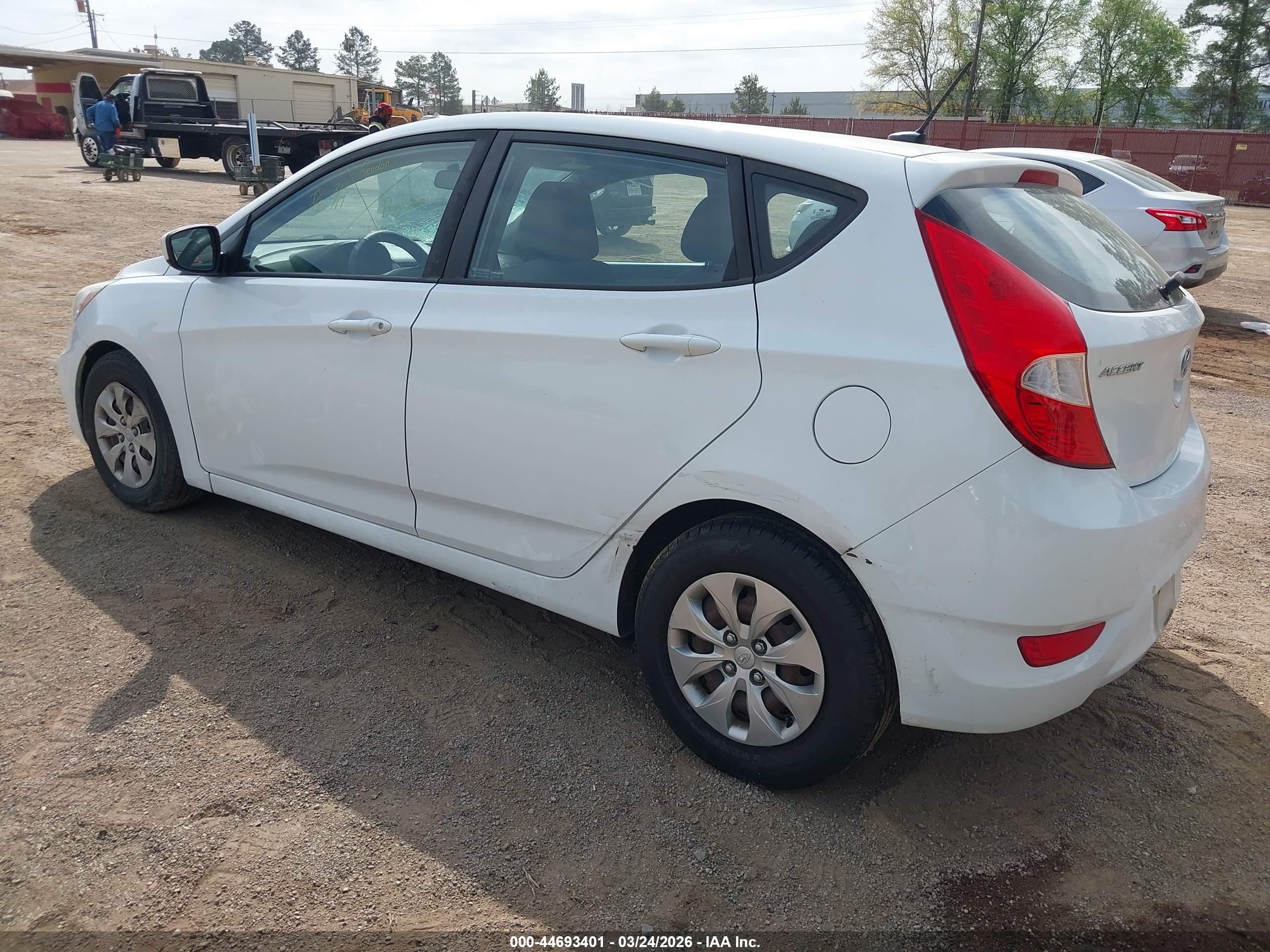 HYUNDAI ACCENT image 3