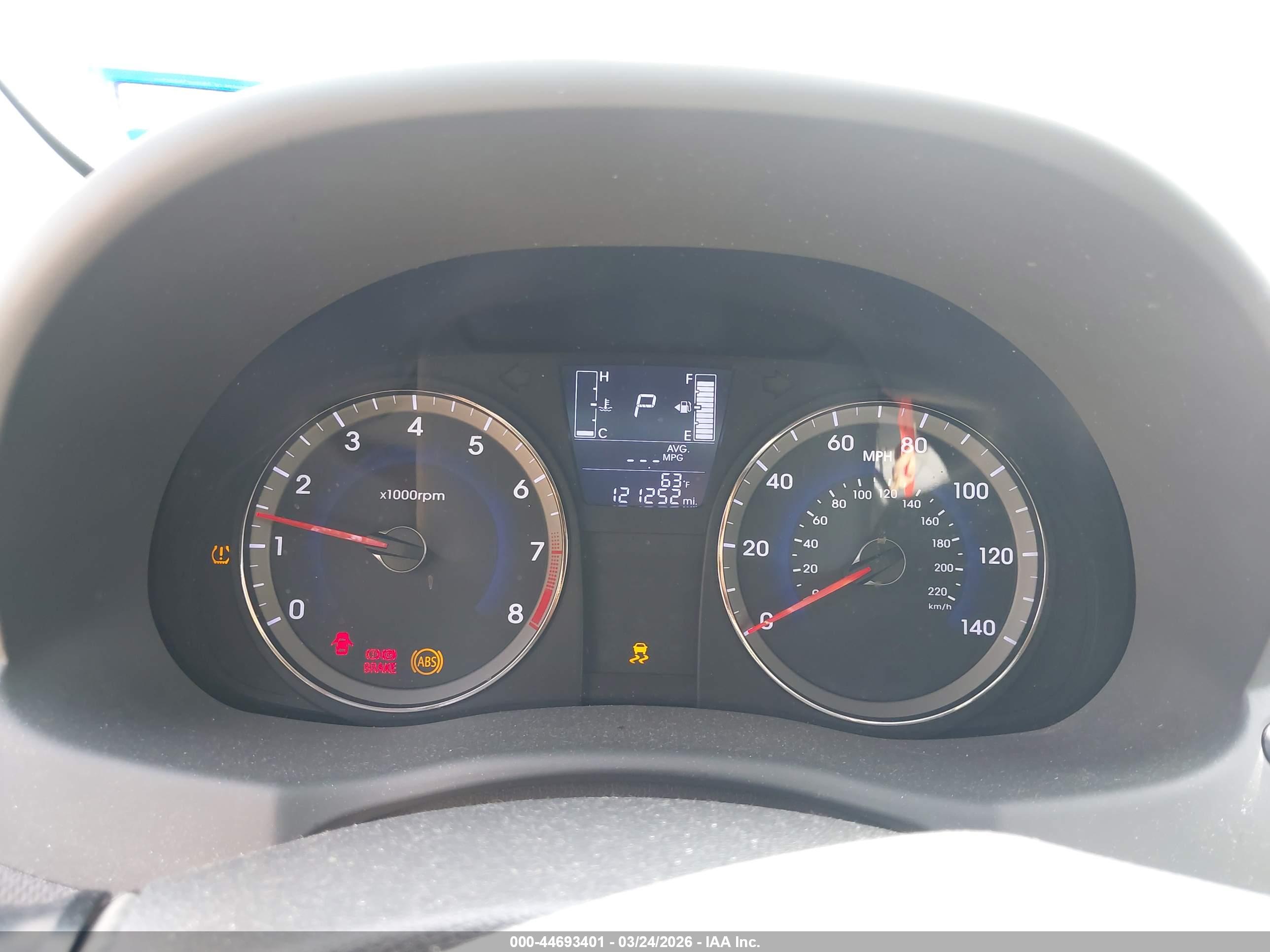 HYUNDAI ACCENT image 7
