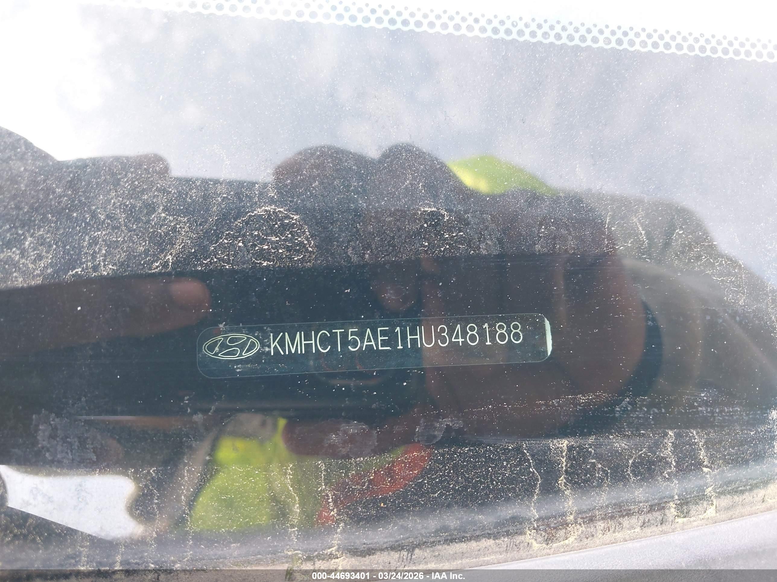 HYUNDAI ACCENT image 9