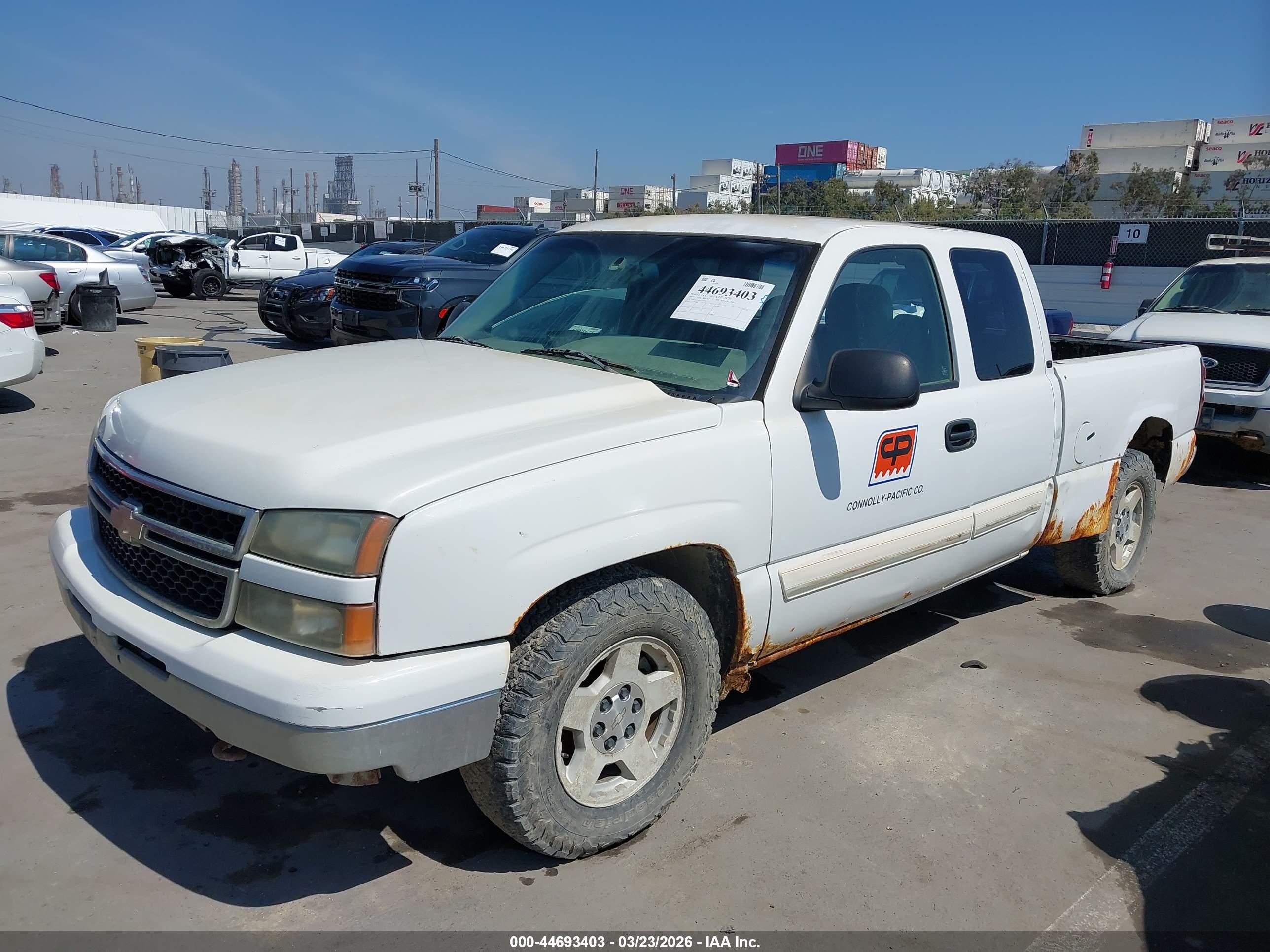 CHEVROLET SILVERADO image 2