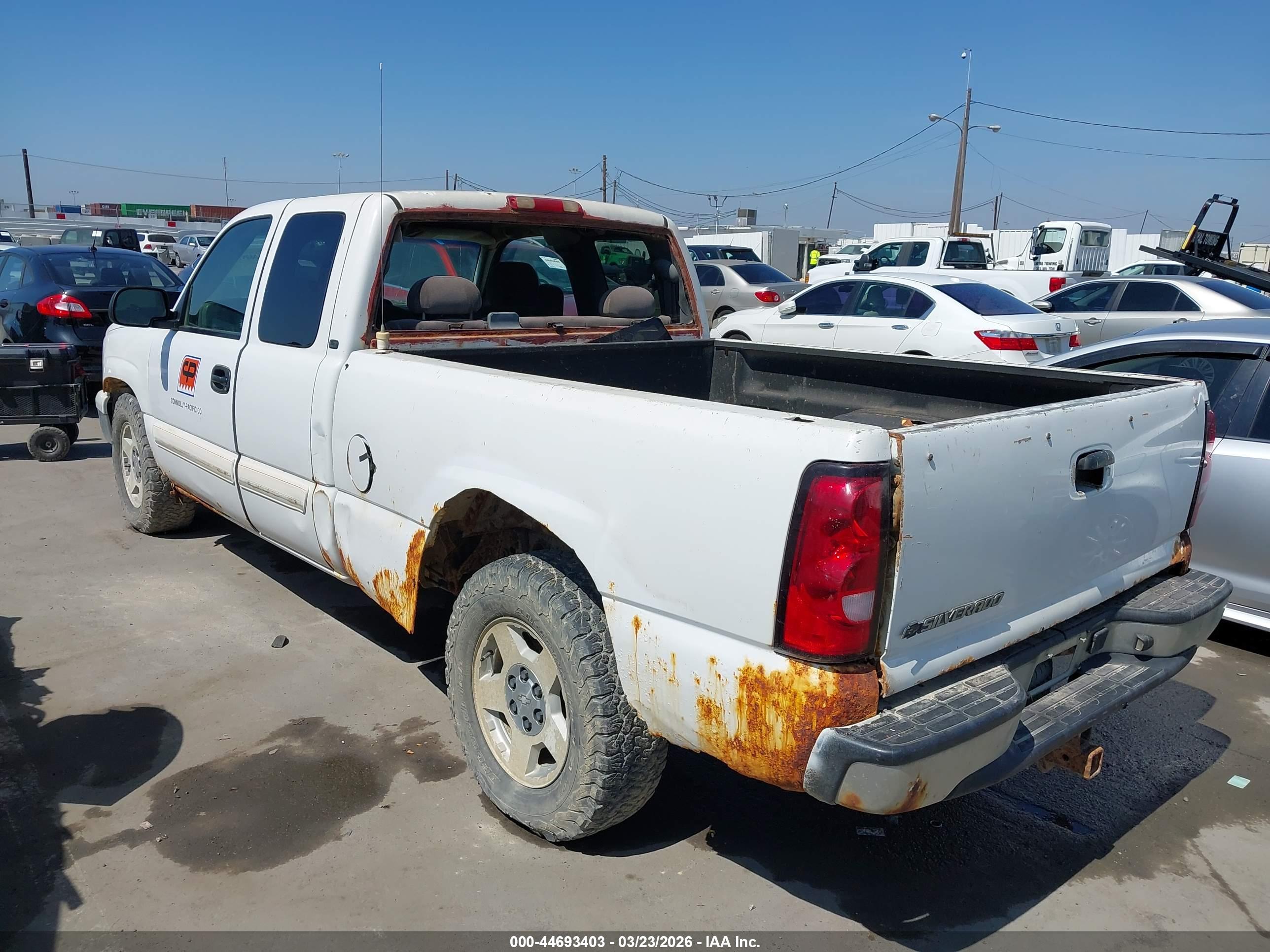 CHEVROLET SILVERADO image 3