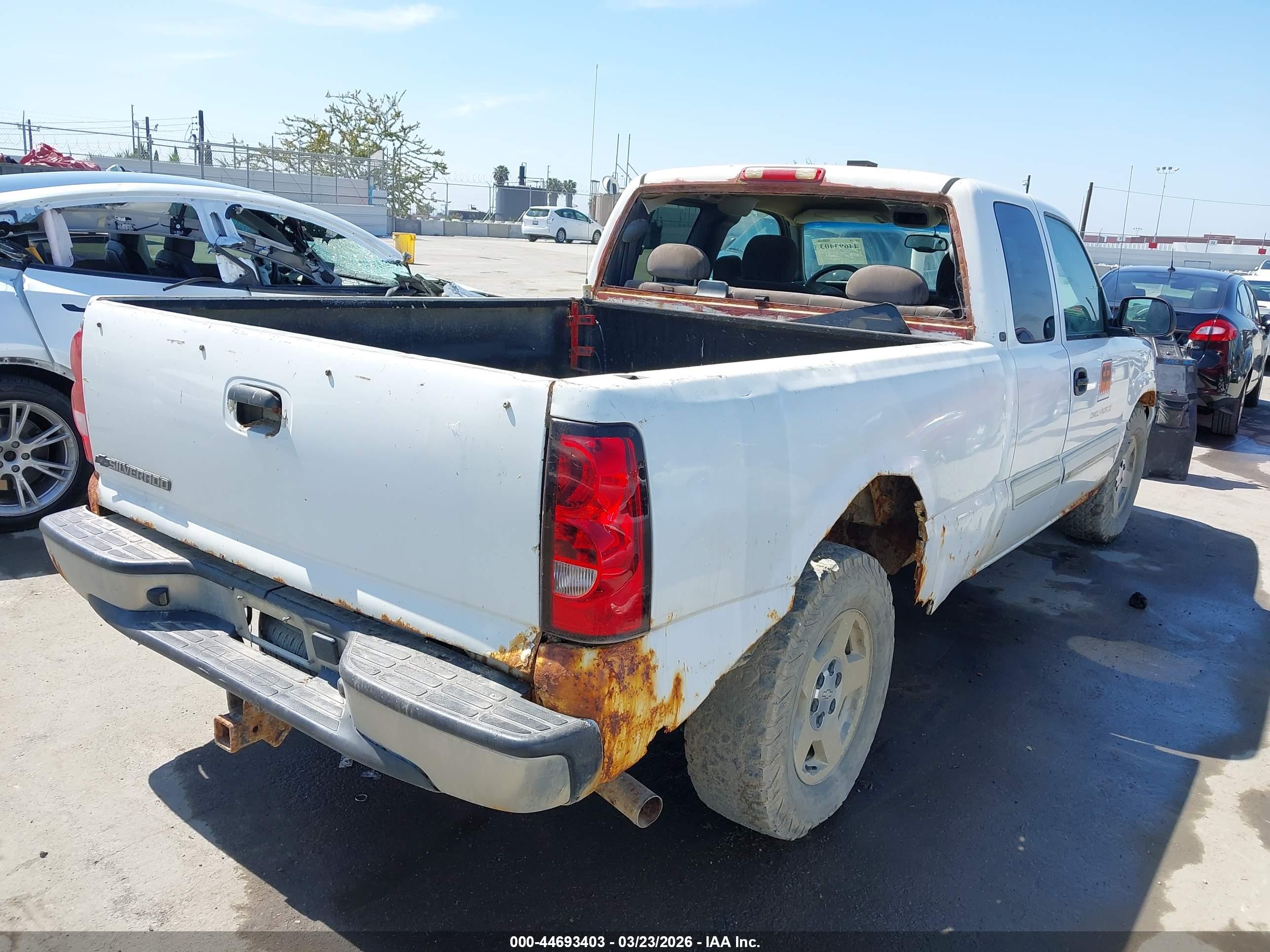 CHEVROLET SILVERADO image 4