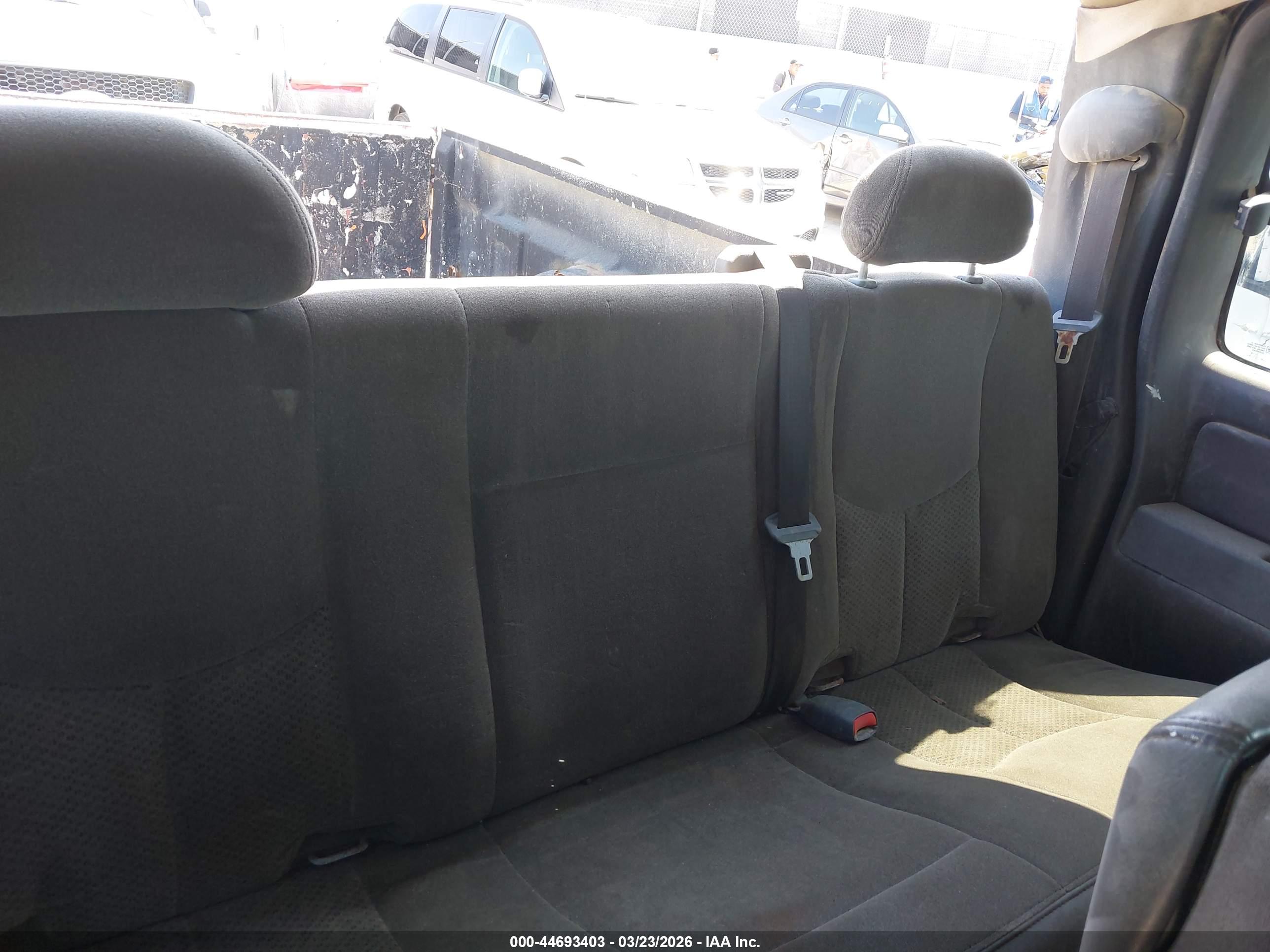 CHEVROLET SILVERADO image 8