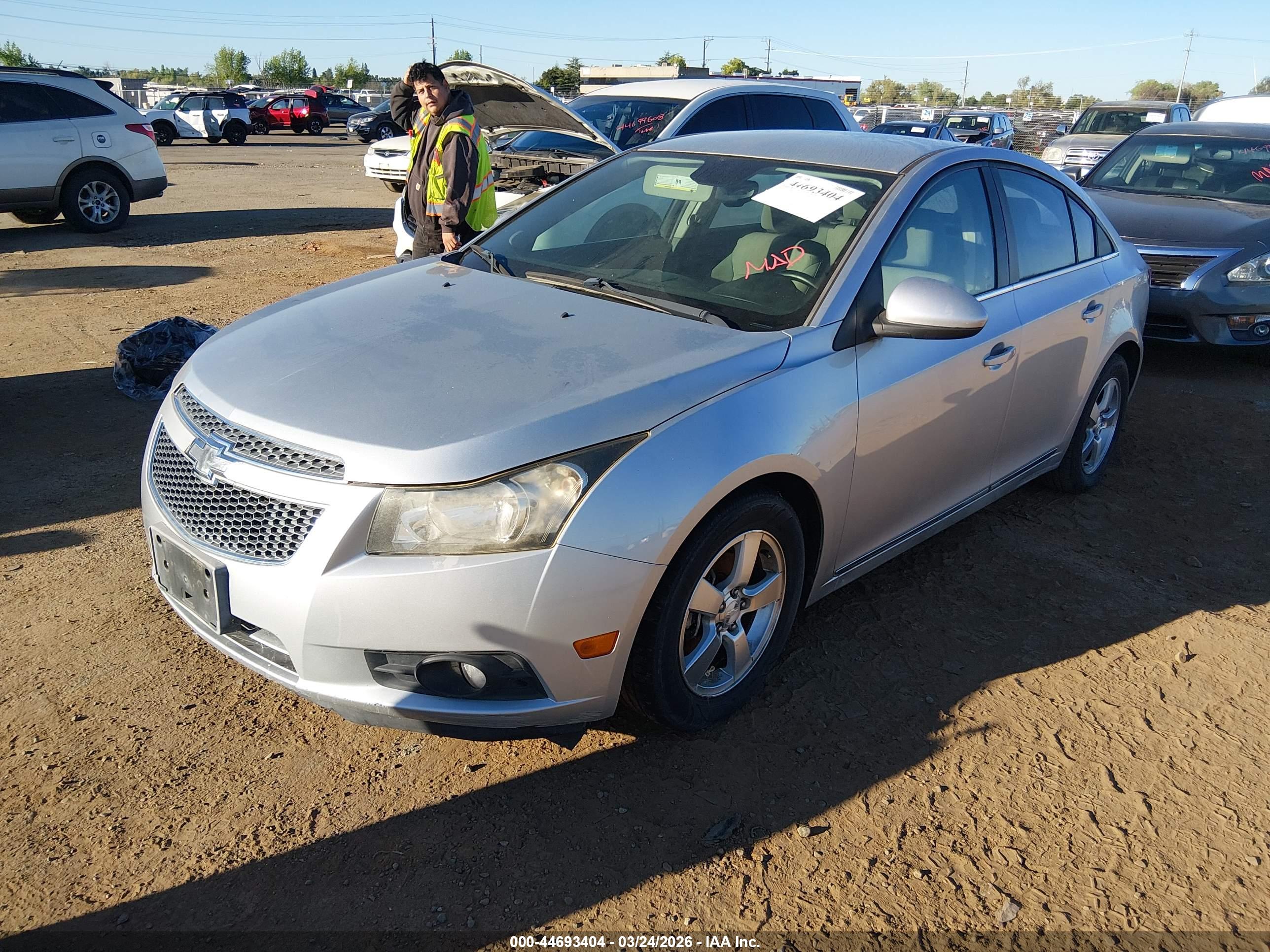 CHEVROLET CRUZE image 2