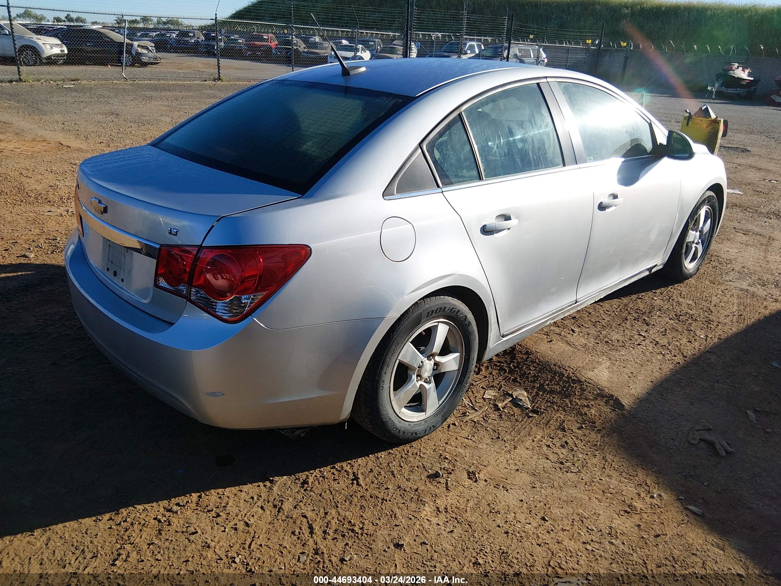 CHEVROLET CRUZE image 4