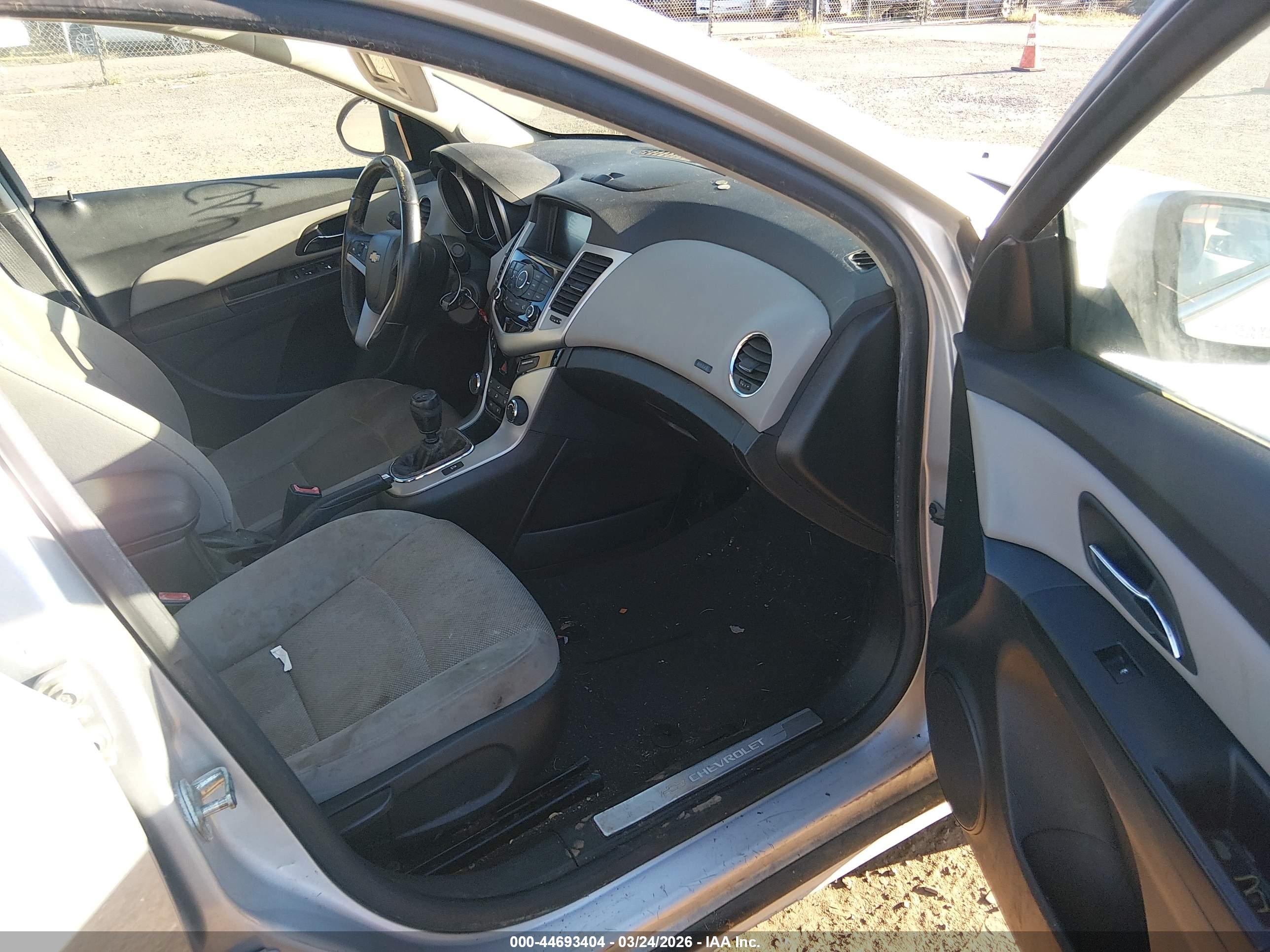 CHEVROLET CRUZE image 5