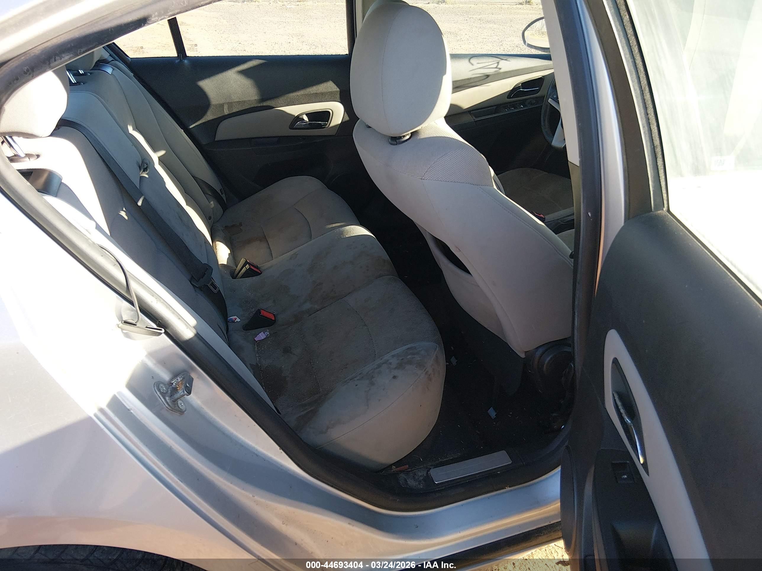 CHEVROLET CRUZE image 8
