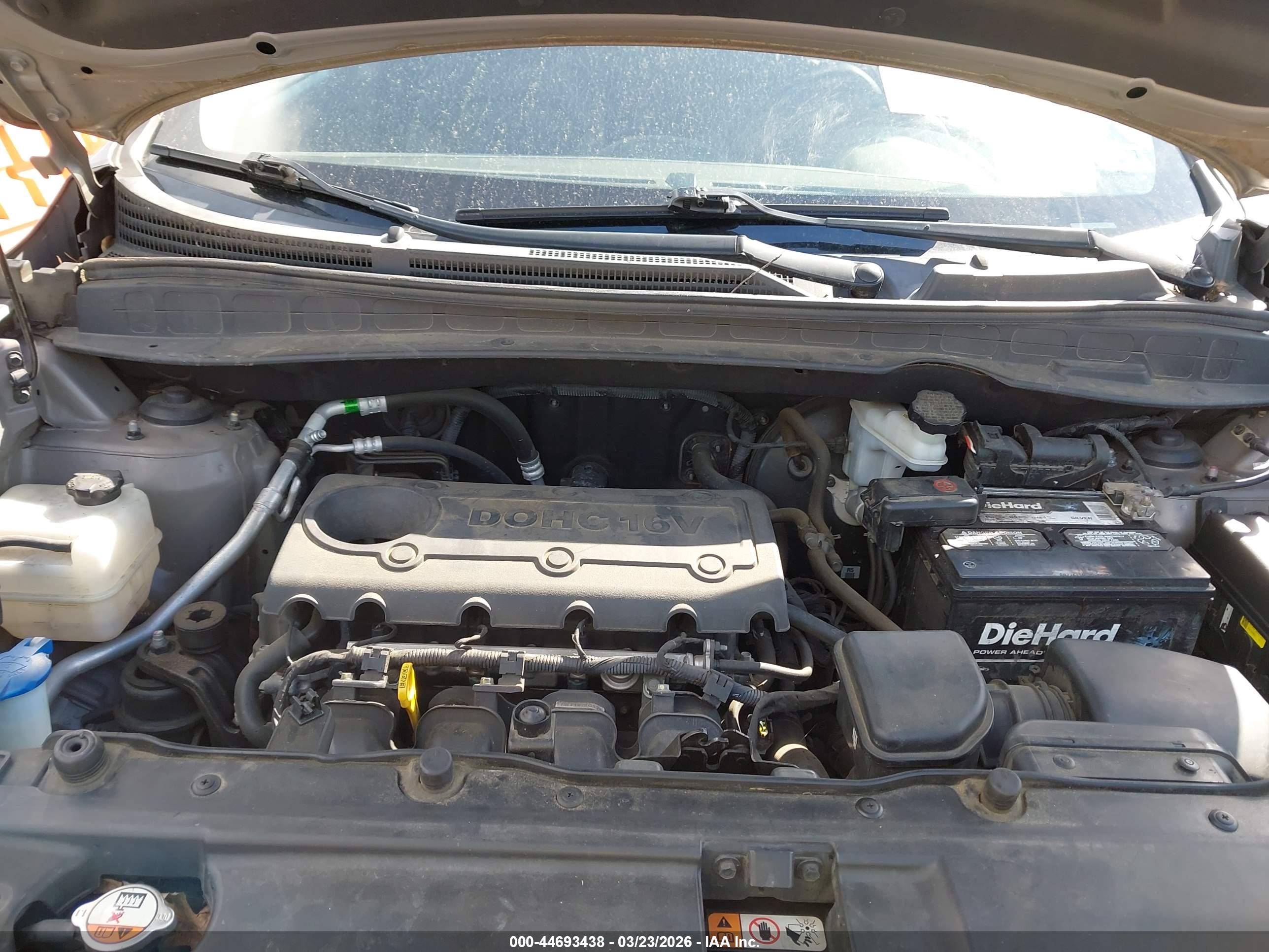 HYUNDAI TUCSON image 10