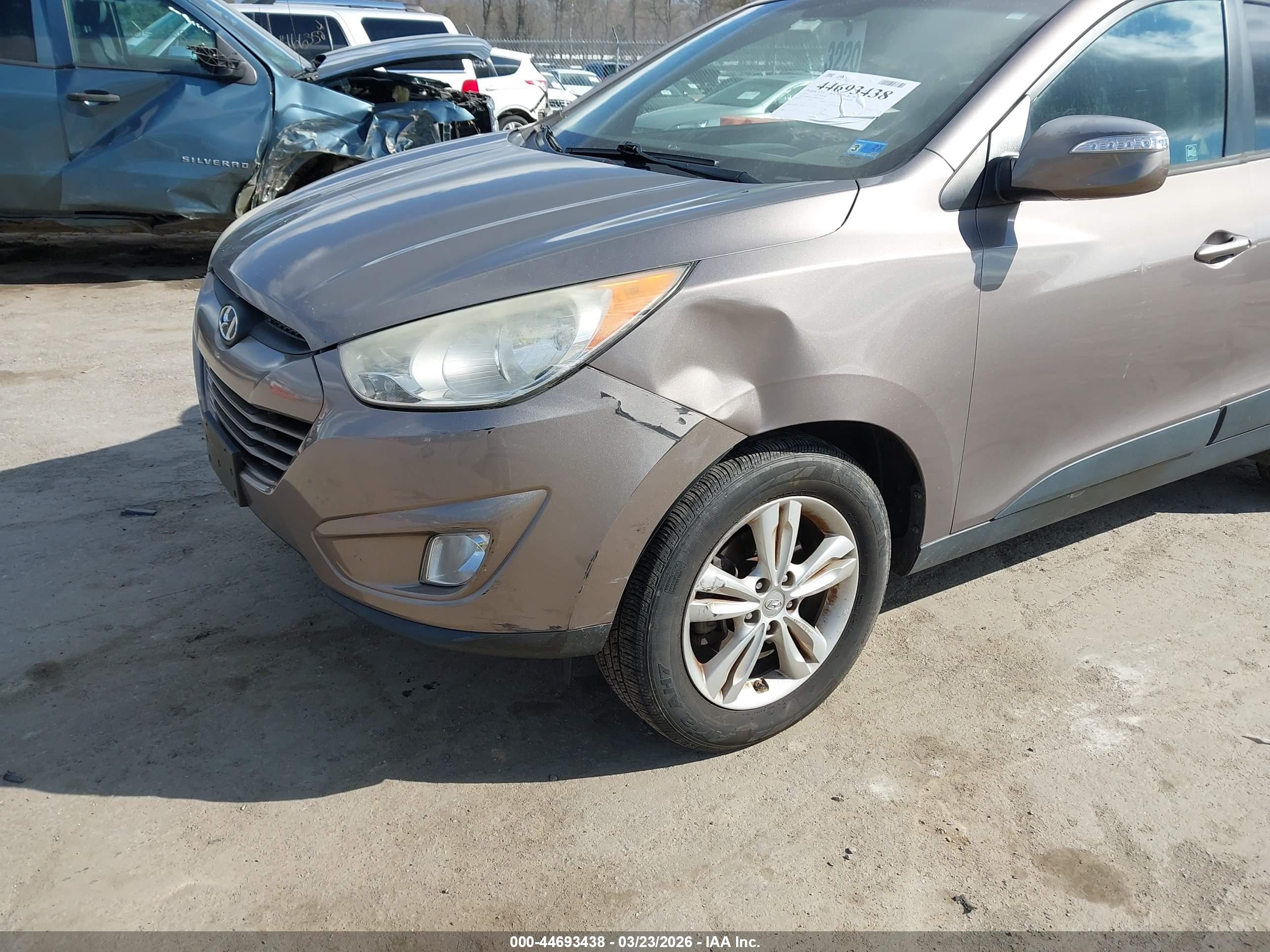 HYUNDAI TUCSON image 6