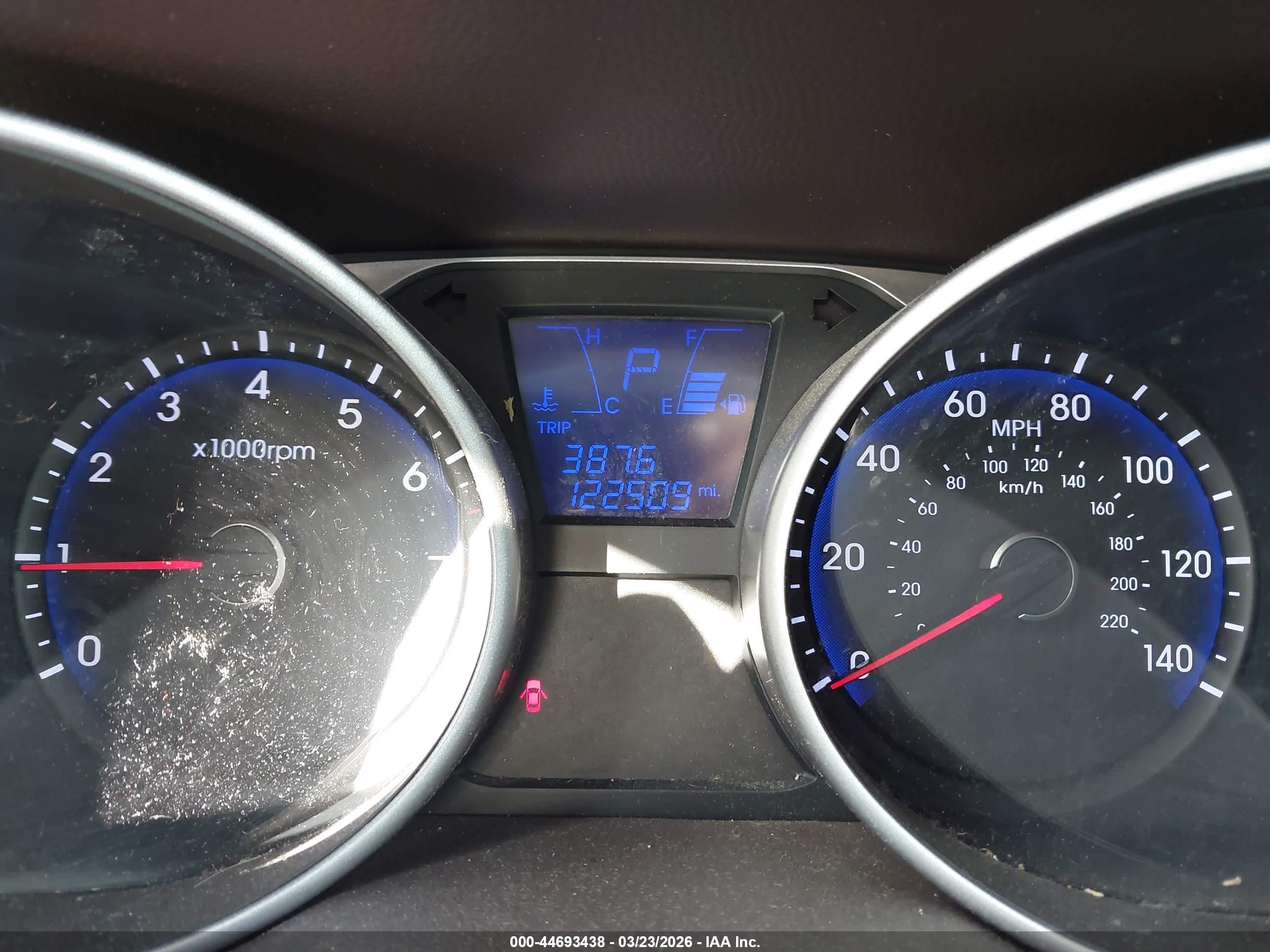 HYUNDAI TUCSON image 7